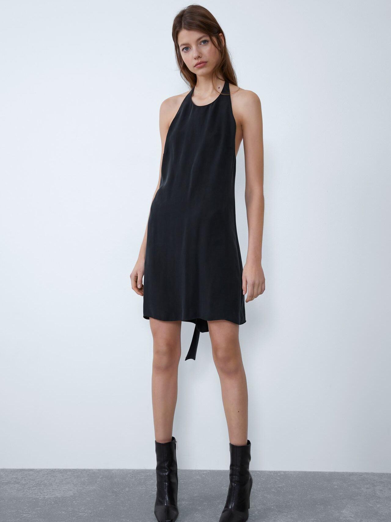 

Платье Zara 2949/270/800-AAAD XS Черное