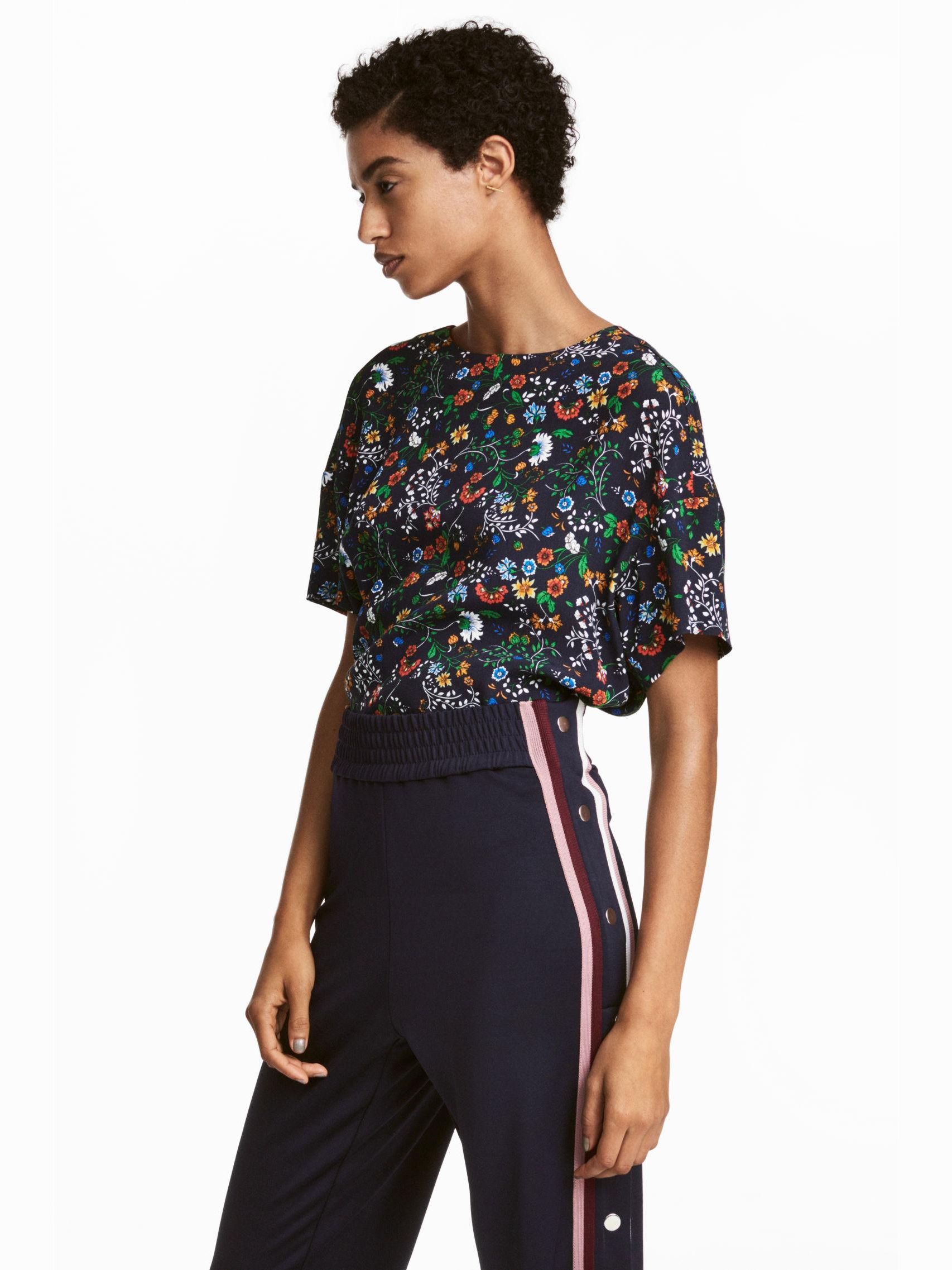 

Блузка H&M 5354786-AAYV 44 Синяя с разноцветным