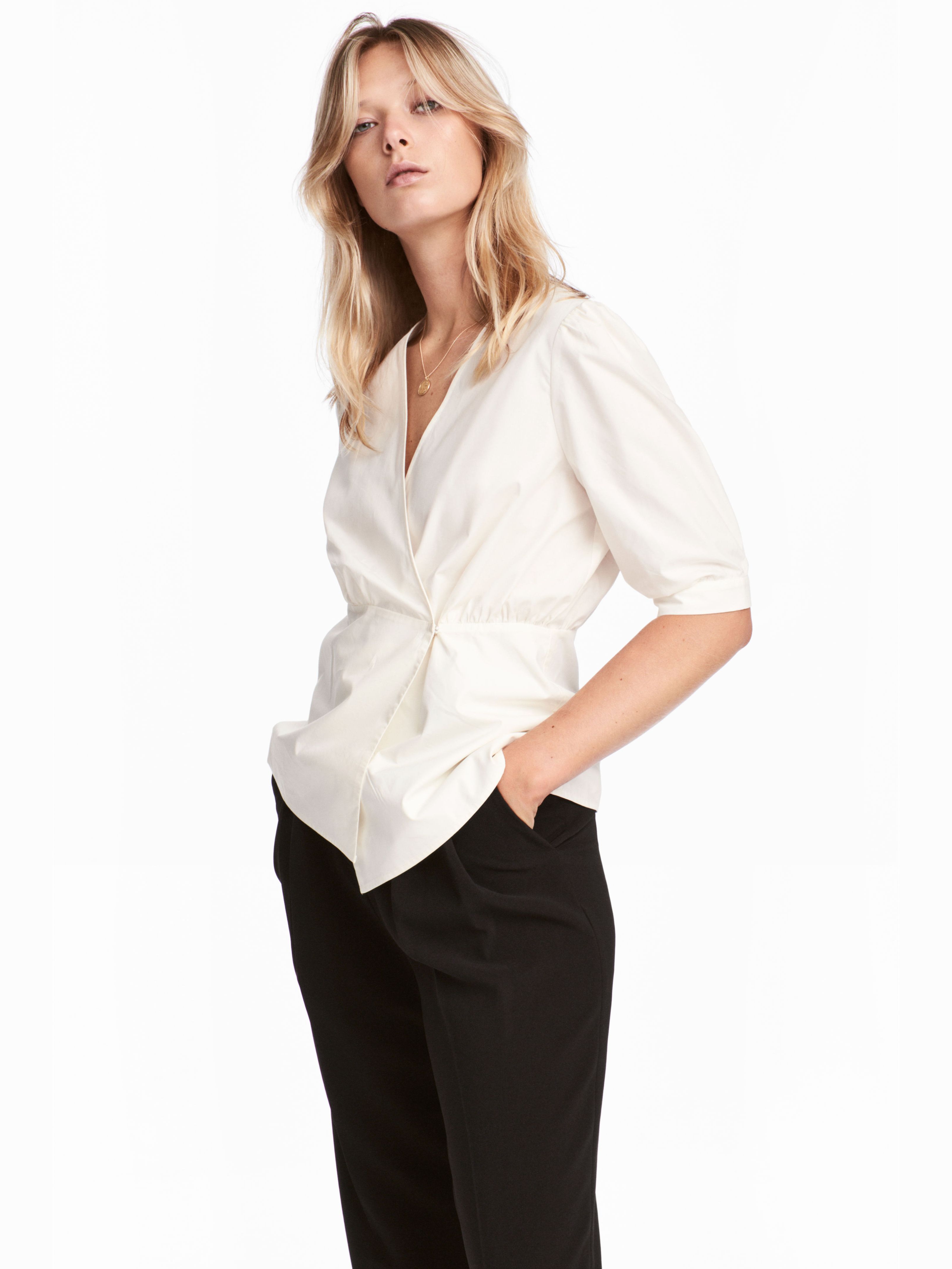 

Блузка H&M 5235336-ABAK 38 Молочная