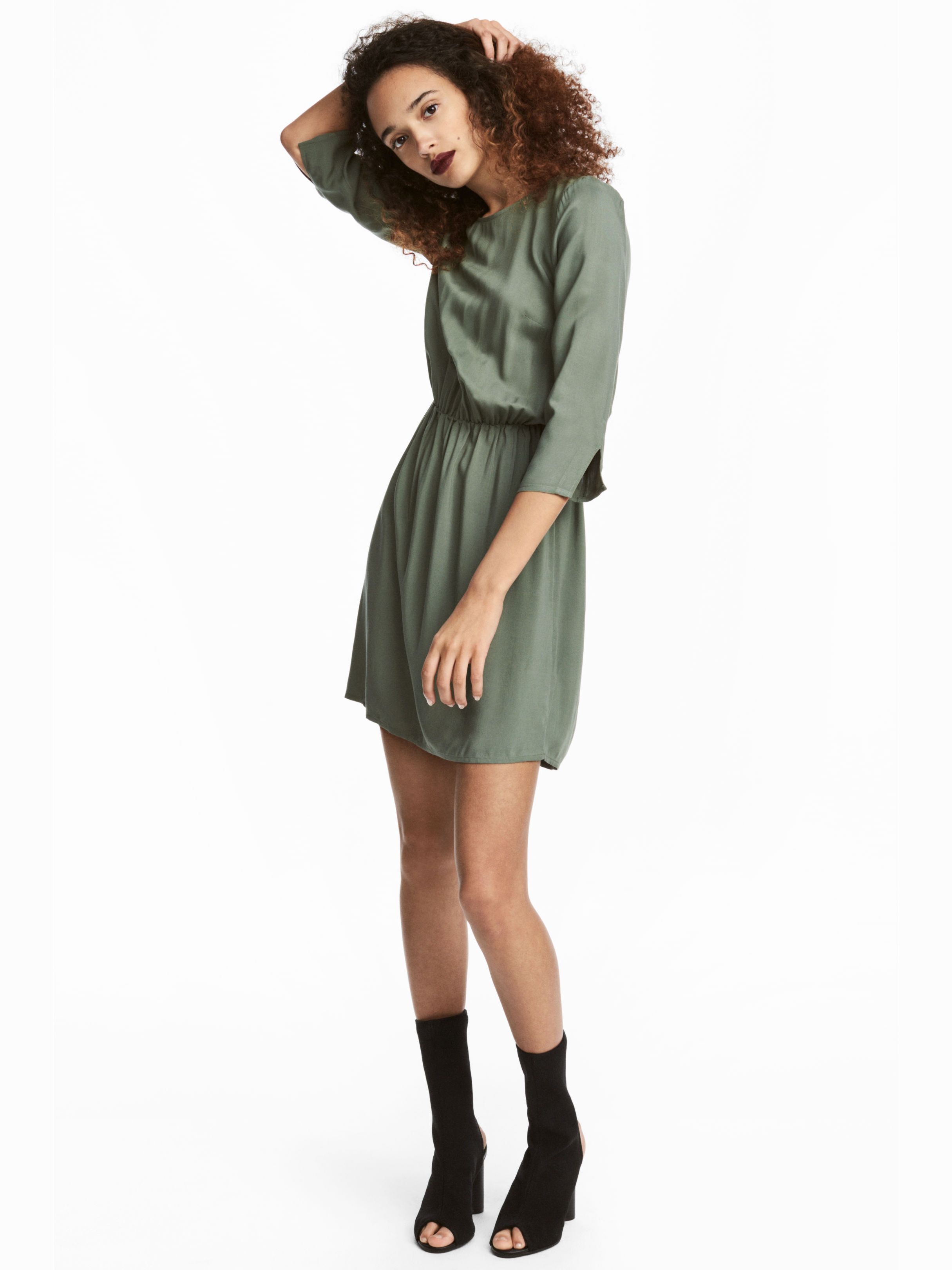 

Платье H&M 5229186-ACUB 44 Бледно-зеленое