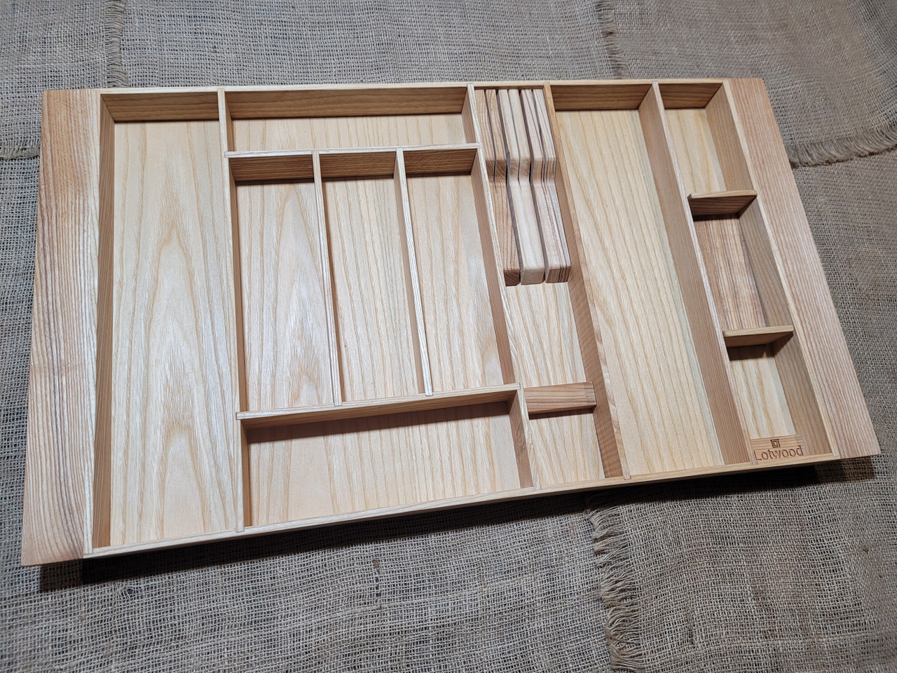 

Лоток для столовых приборов LР5М1 696-788.400 ясень