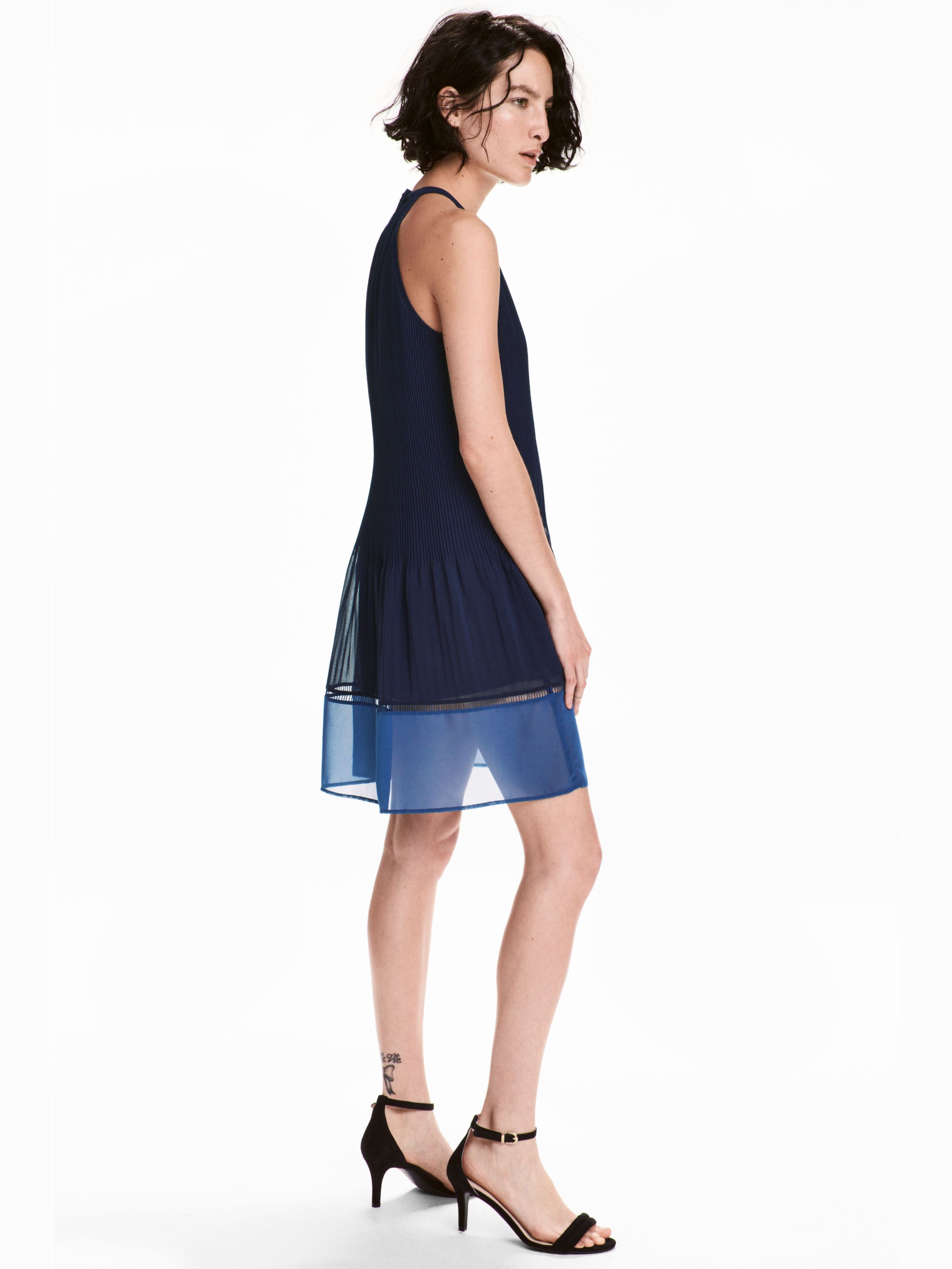 

Платье H&M 5090885-AAVW 40 Синее с голубым