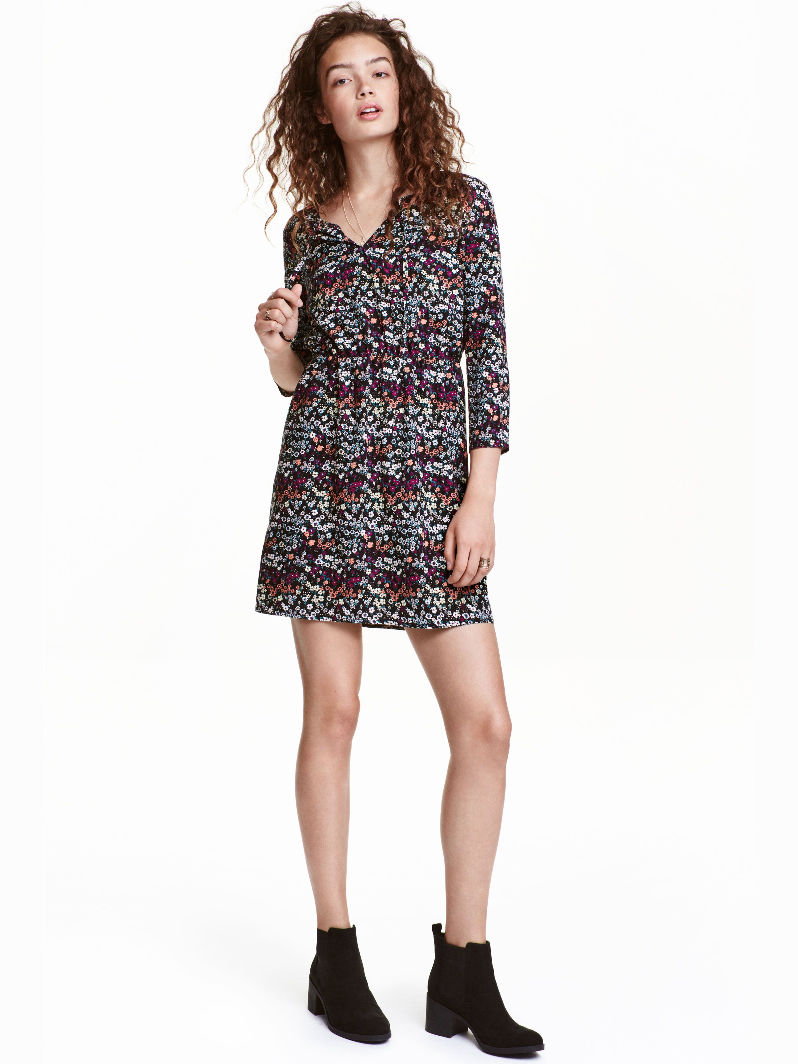 

Платье H&M 4187324-AAUU 34 Черное