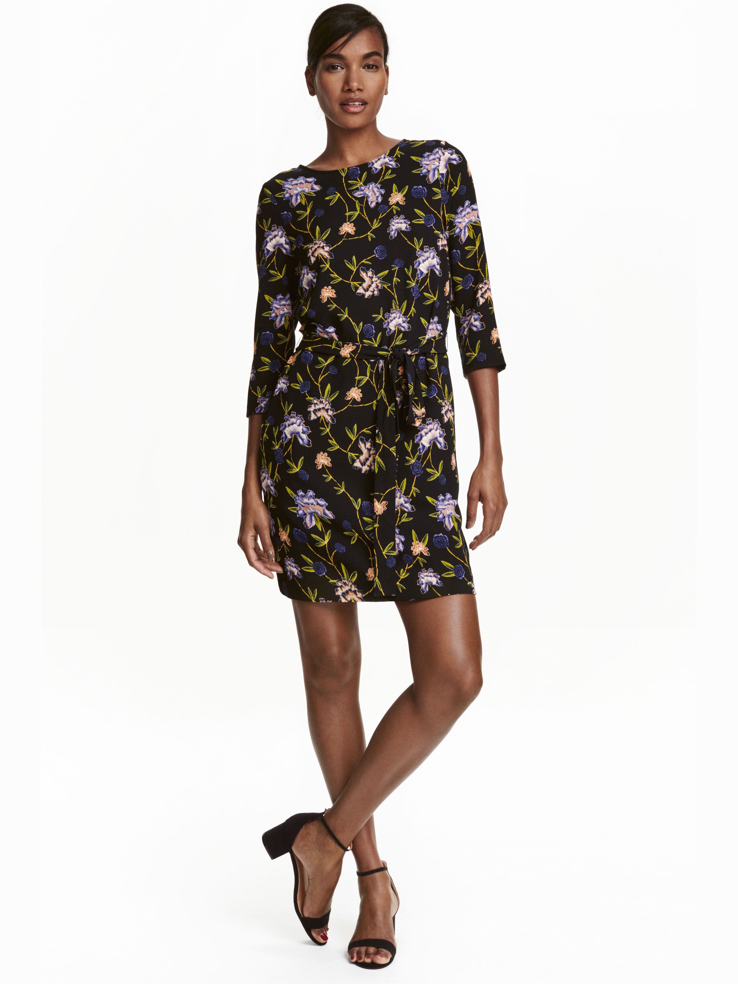 

Платье H&M 4103154-AAUU 36 Черное