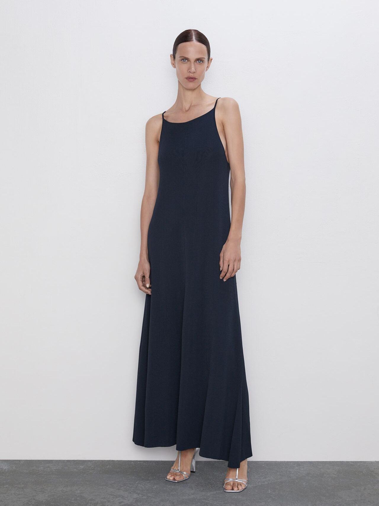 

Платье Zara 0014/101/401-AAQJ S Темно-синее