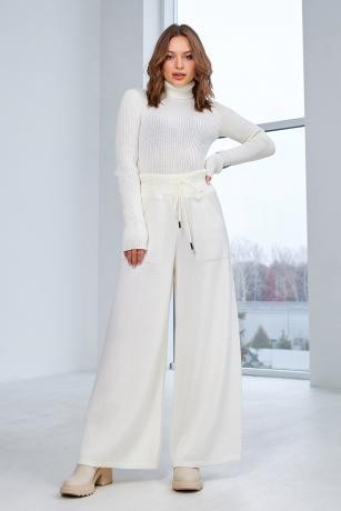 

Вязаный женский костюм из гольфа и брюк широкого кроя Guash oversize - айвори, Вязаный женский костюм из гольфа и брюк широкого кроя Guash oversize 44-50 айвори