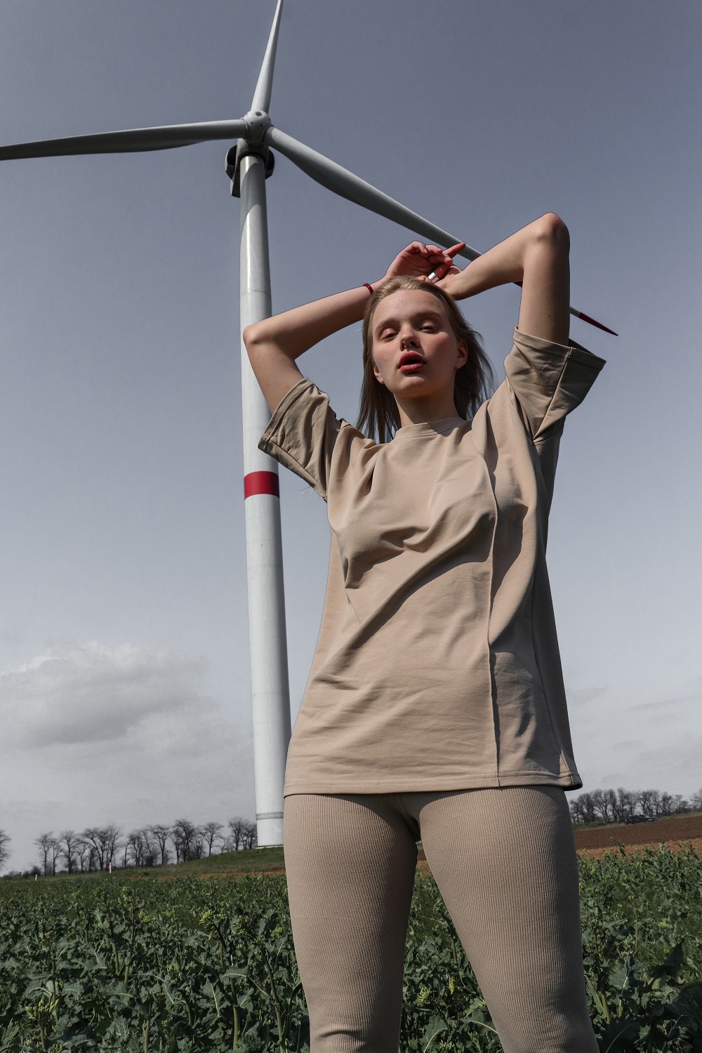 

Футболка SKRIPKA «Seam» бежевая S/M S264