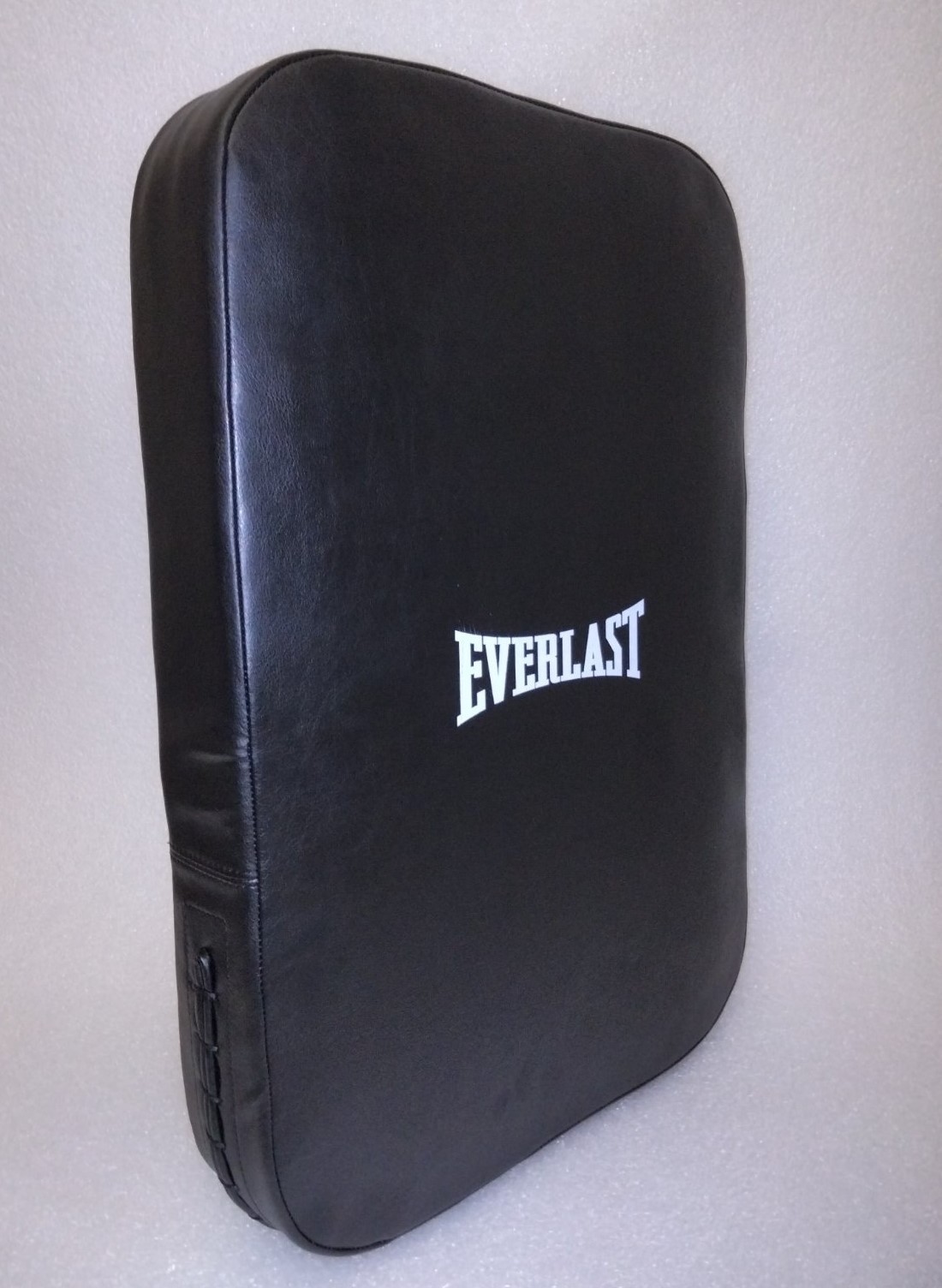 

Макивара тай-пэд Everlast (1 шт.) из кожзама (60х40х10см)
