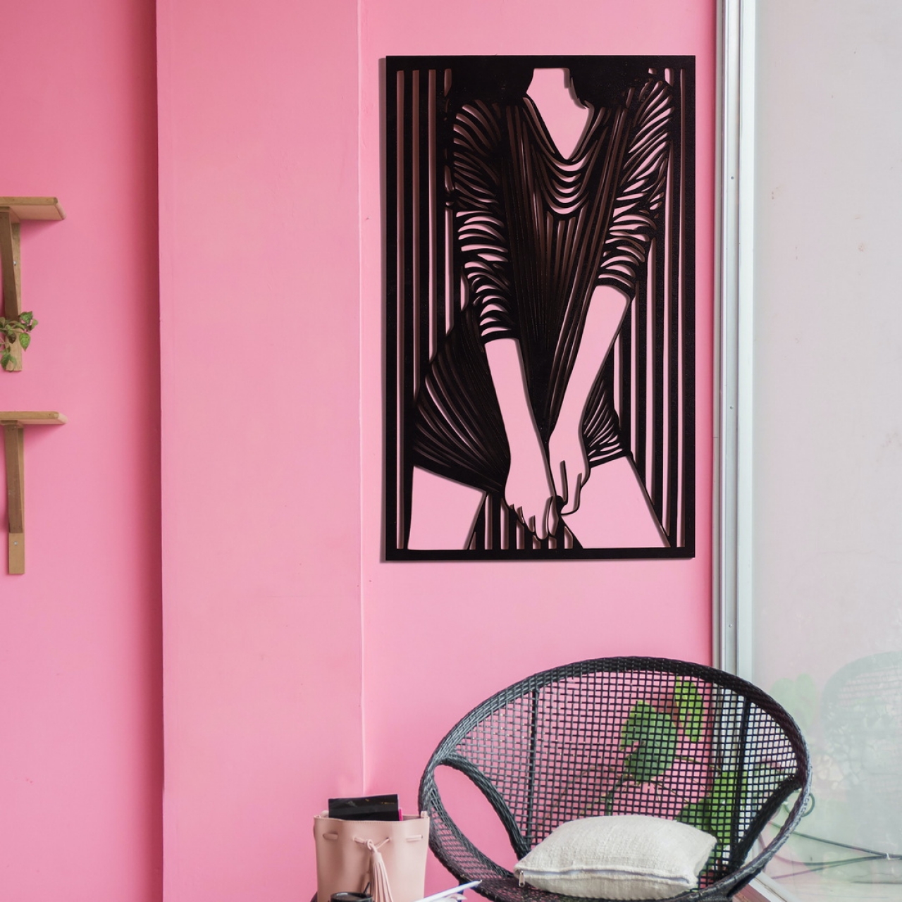 

Декор на стену. Панно на стену DomKreativa Фигура девушки в платье 2168 37х61см Черный