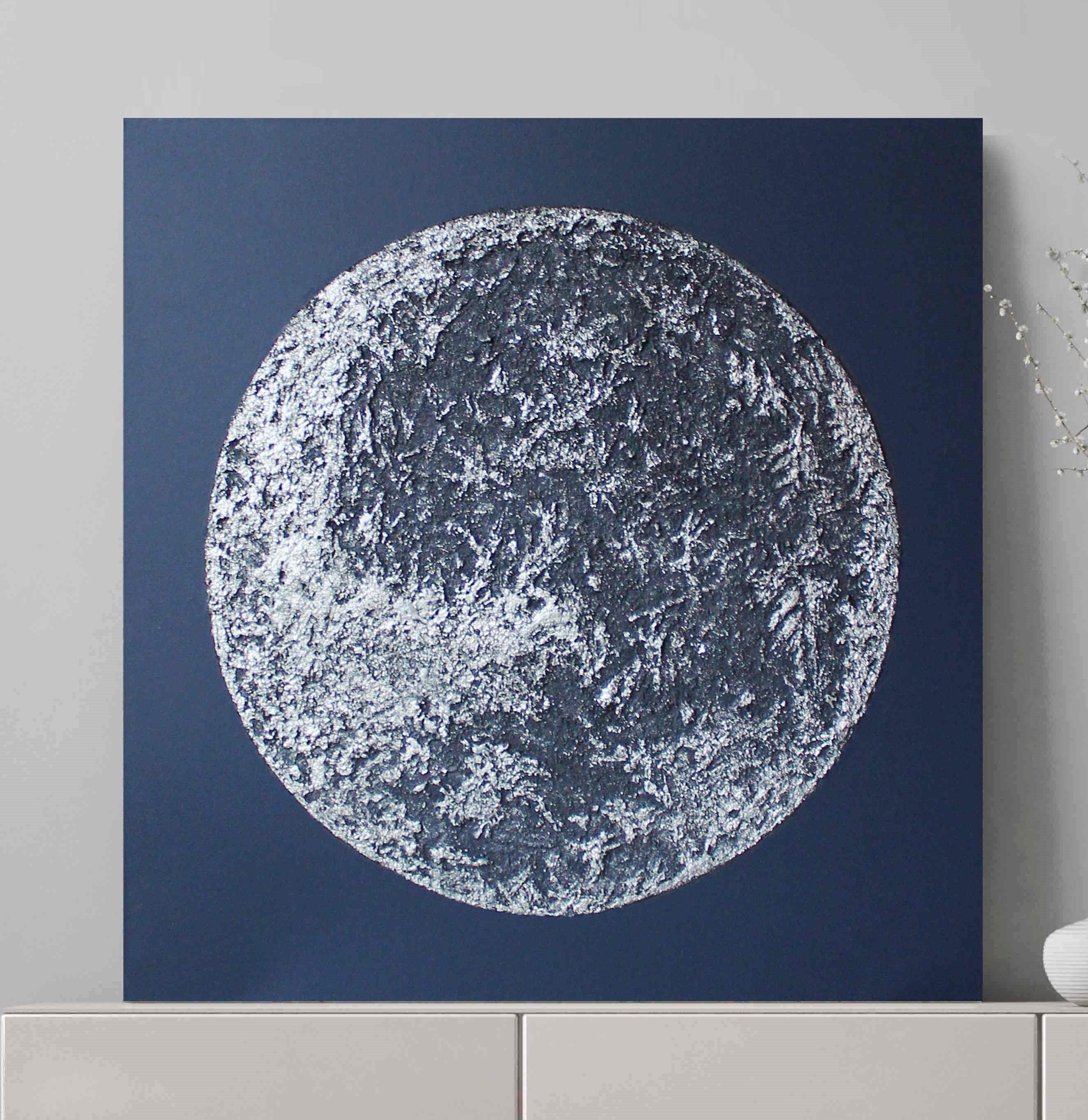 

Картина луна акриловыми красками на холсте Mati Silver Moon Ручной работы 70х70 см (АА-344-Р 70-70)