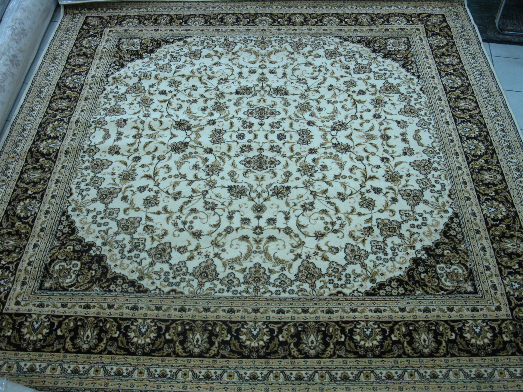 

Ковер Floare-Carpet Isfahan 207 1149 2,5х2,5м