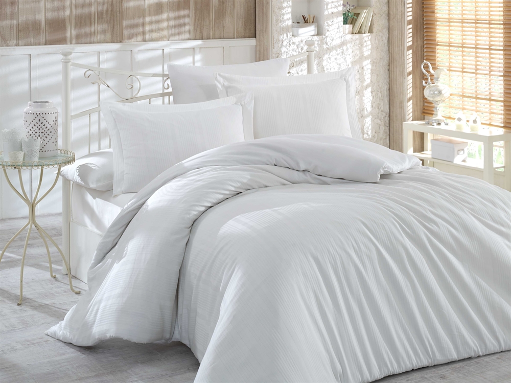 

Комплект постельного белья HOBBY Exclusive Sateen Diamond Stripe кремовий 2*160*220/2*50*70+2*70*70