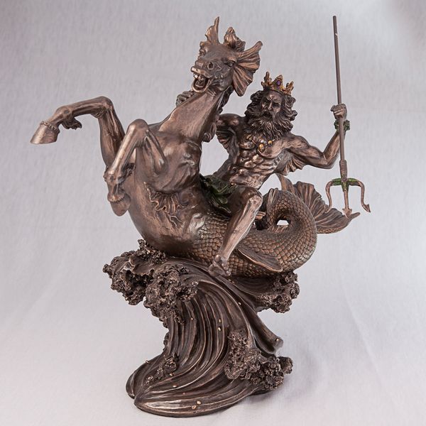 

Статуэтка Veronese Посейдон (34 см)