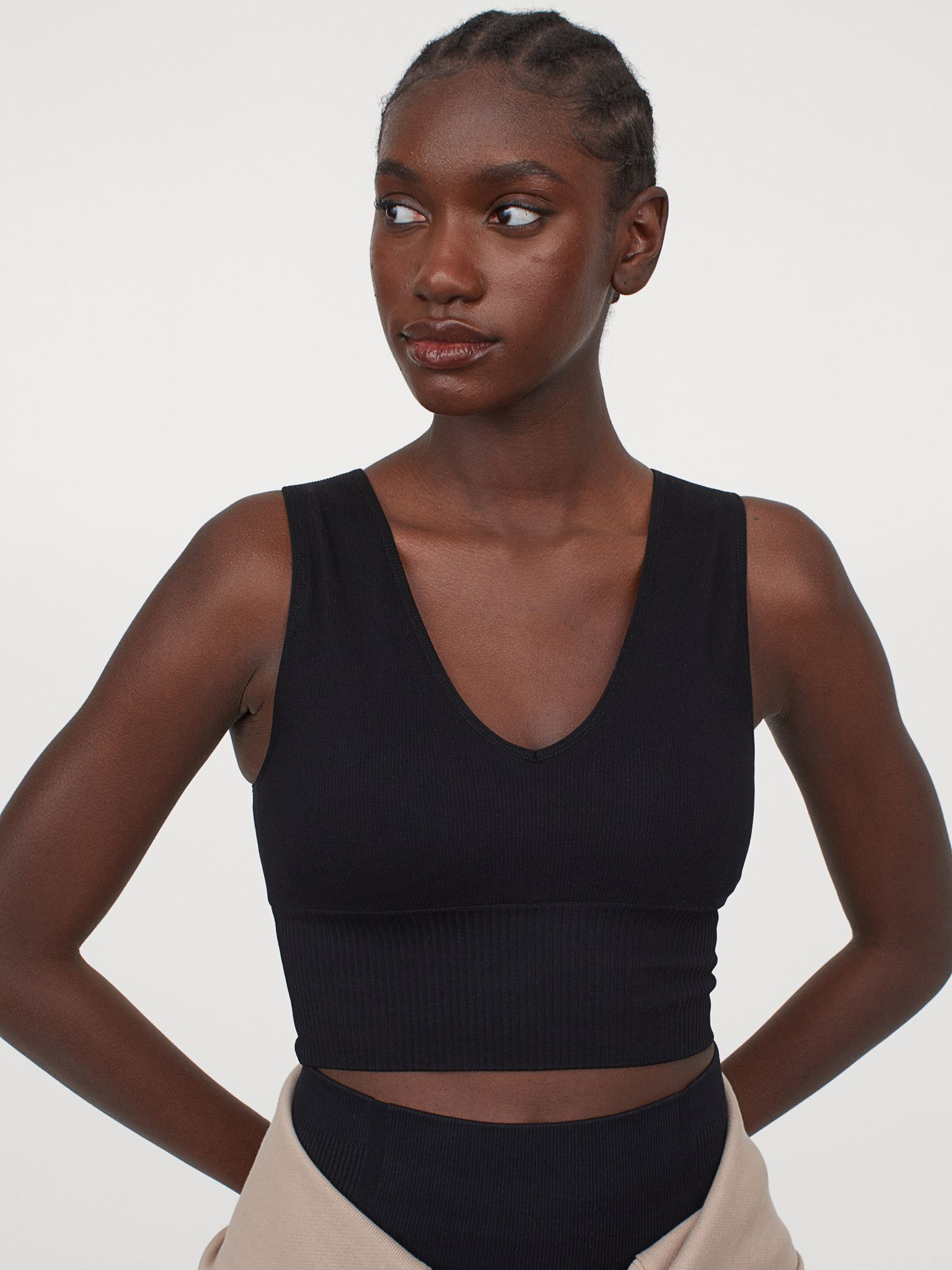 

Спортивный топ H&M Sport 2204-9164252 S Черный