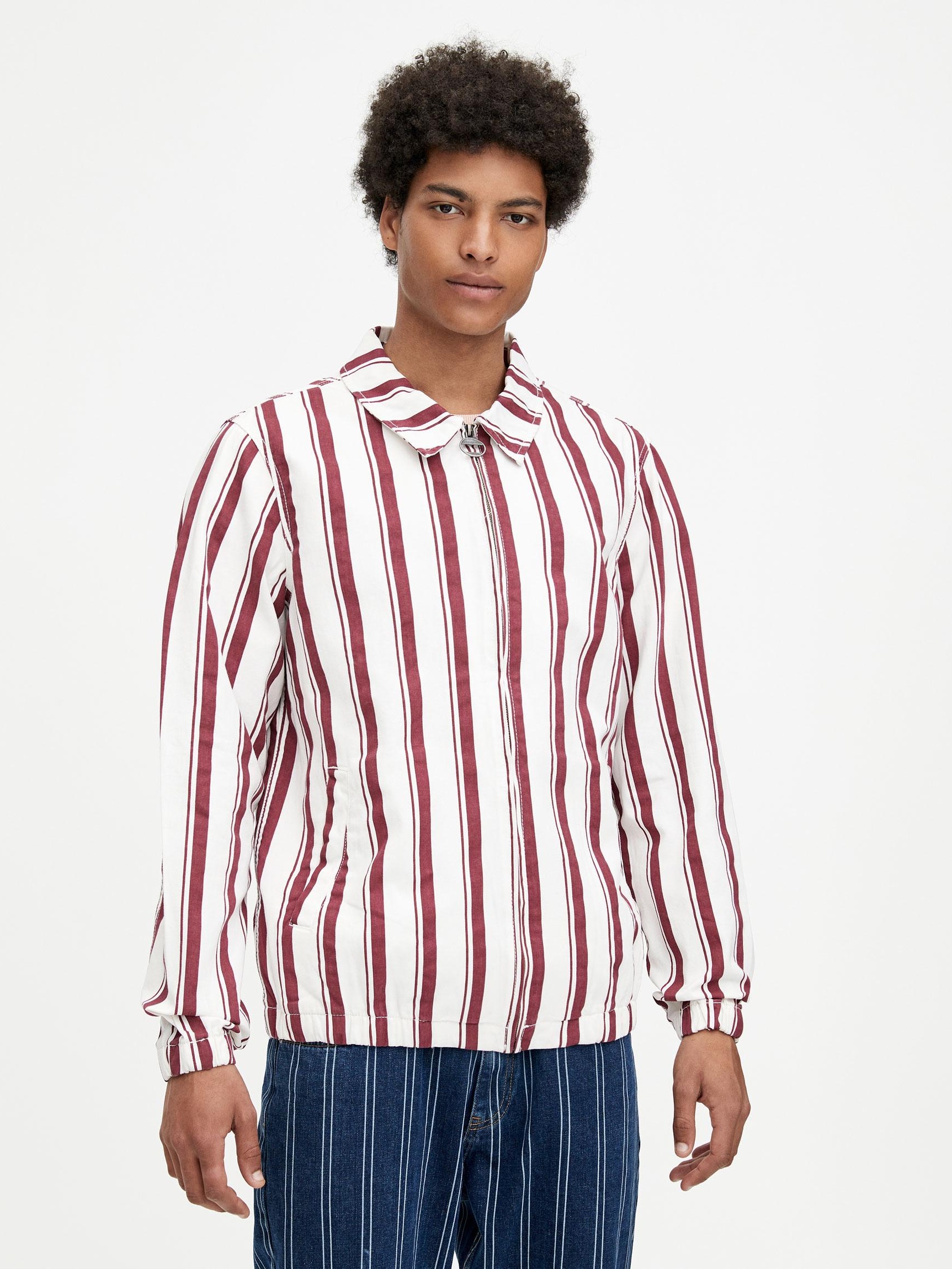

Ветровка Pull & Bear 5710/532/681-ACDA L Белая в бордовую полоску