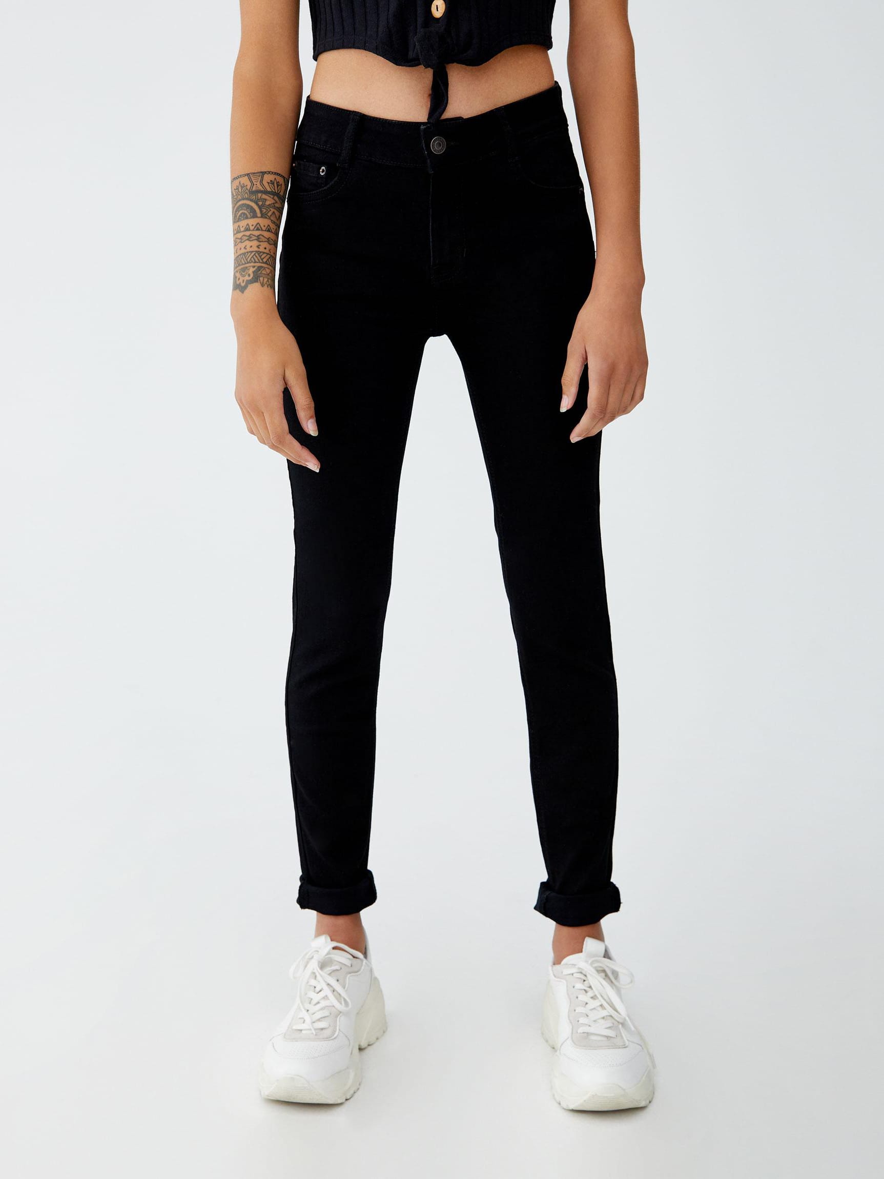 

Джинсы Pull & Bear 9687/337/800-AAAD 40 Черные