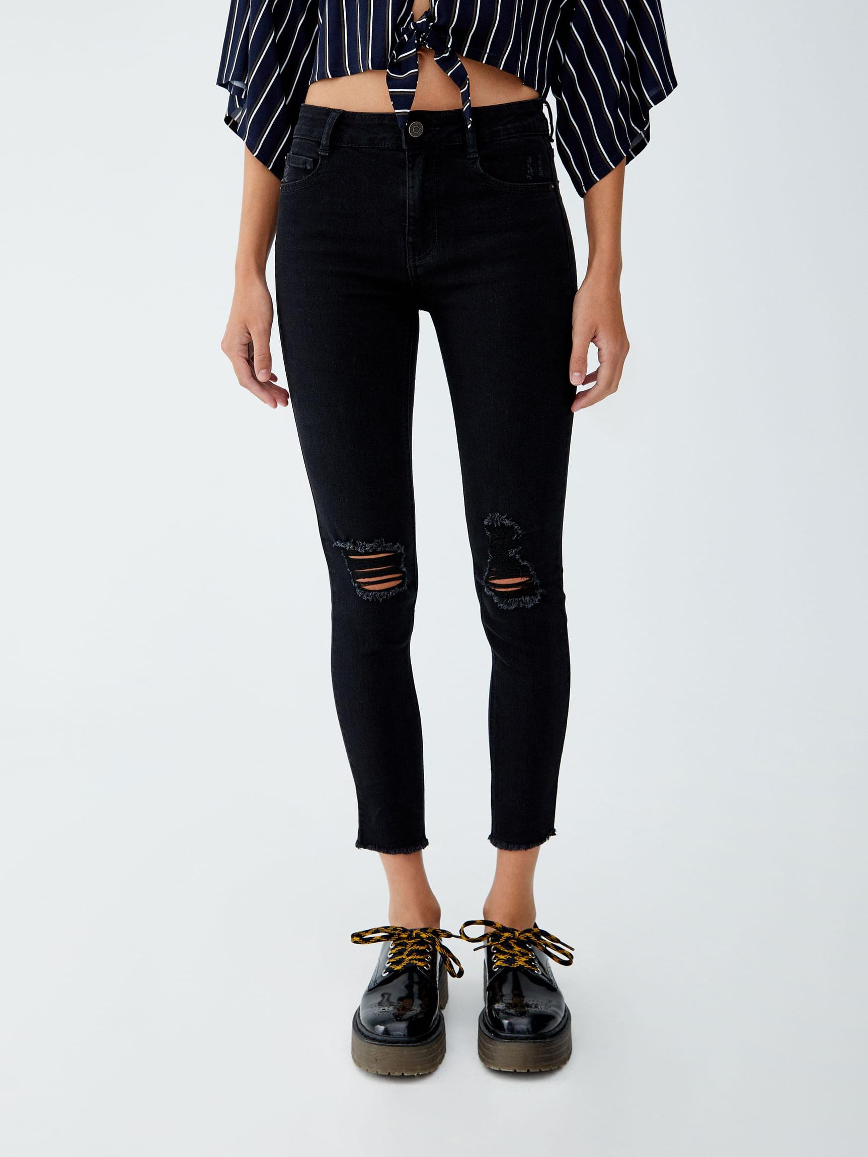 

Джинсы Pull & Bear 9687/305/800-AAAD 36 Черные