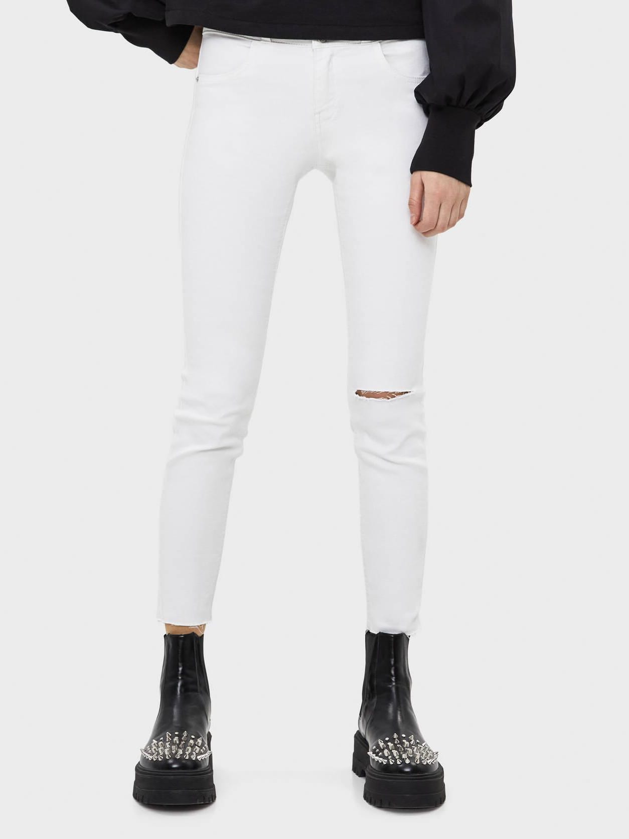 

Джинсы Bershka 5194/534/250-ACTS 40 Белые