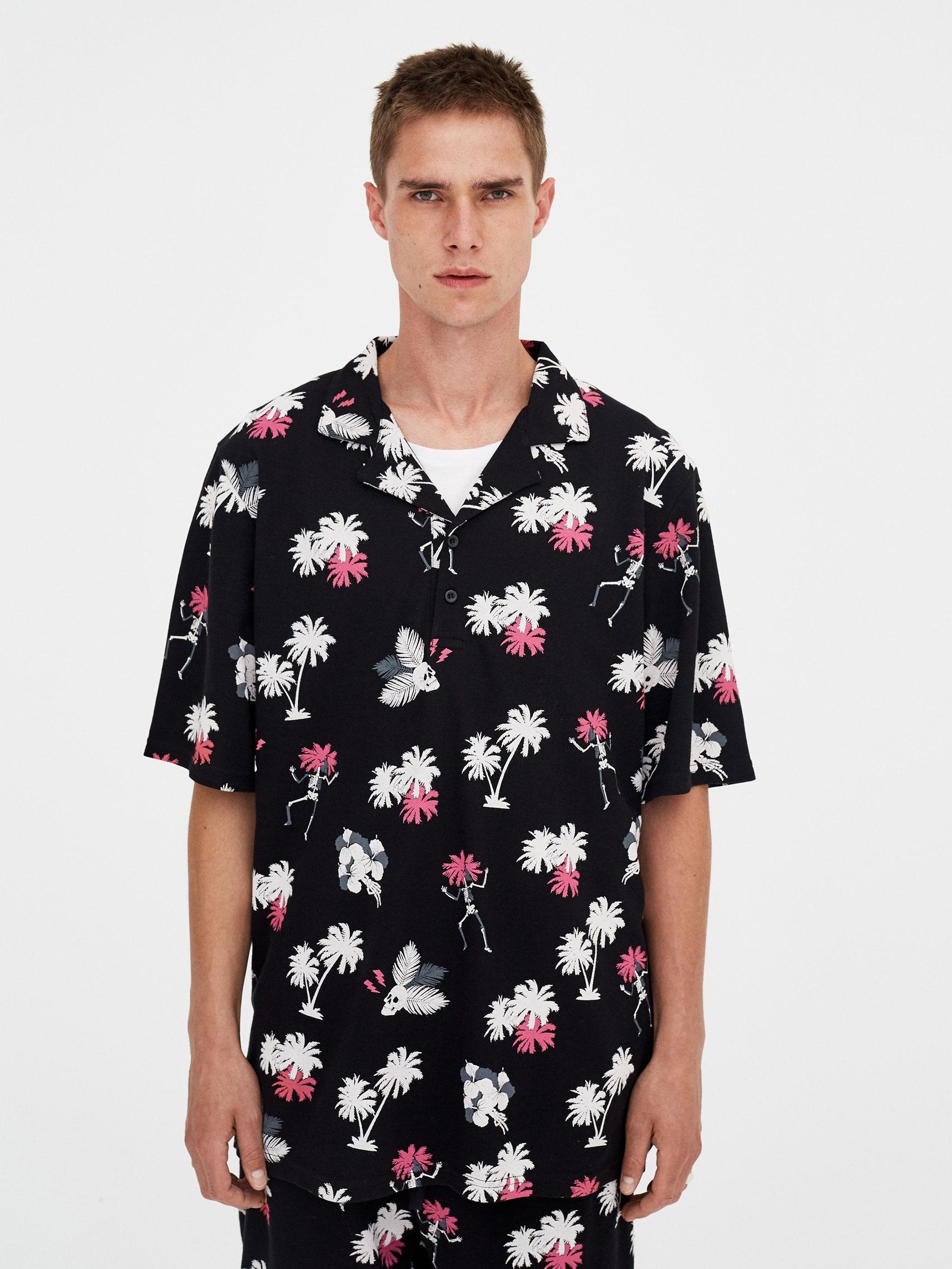 

Поло Pull & Bear 5232/708/800-ADMZ L Черное в узоры