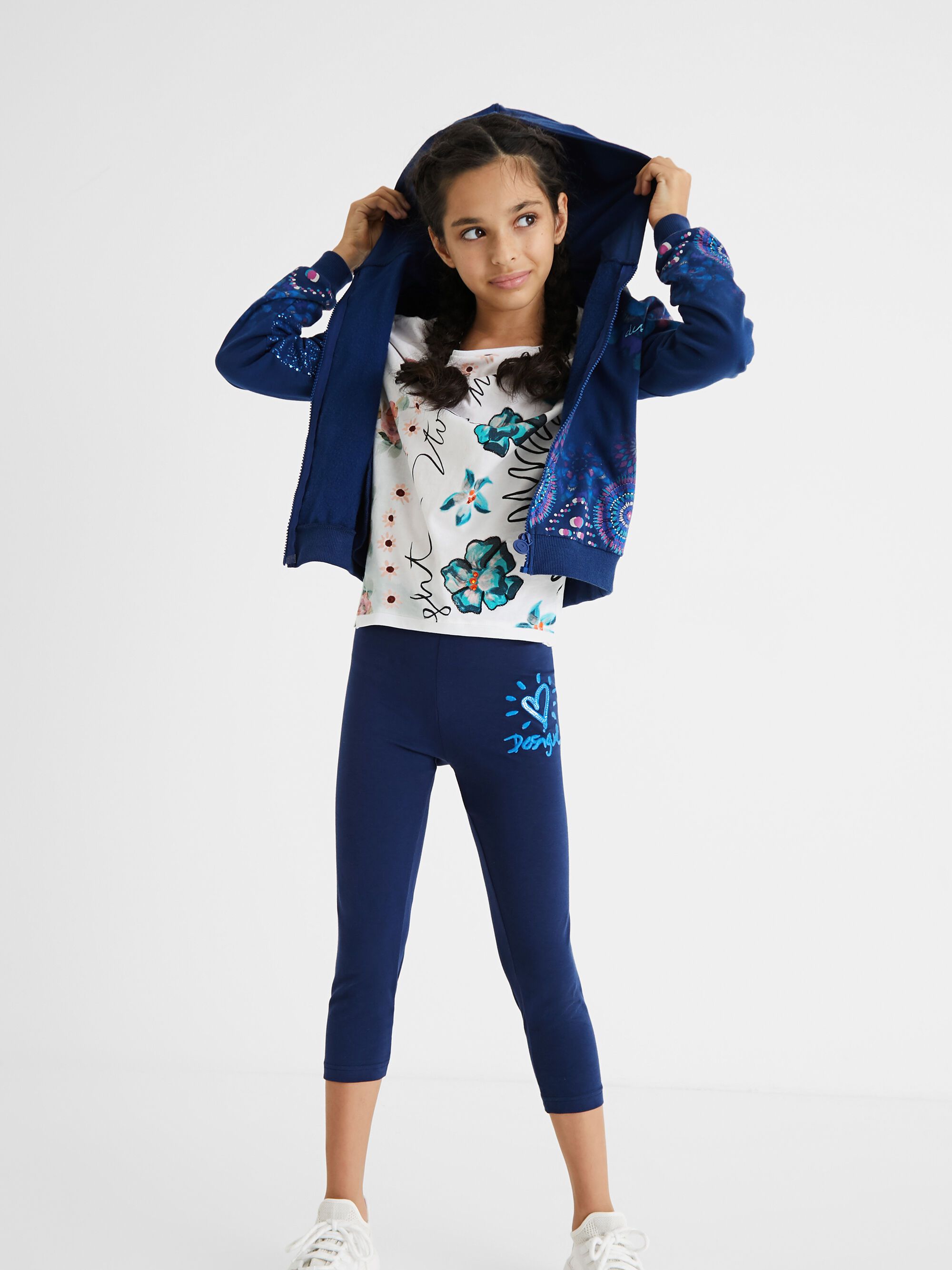 

Толстовка Desigual 21SGSK01-5000 104 см
