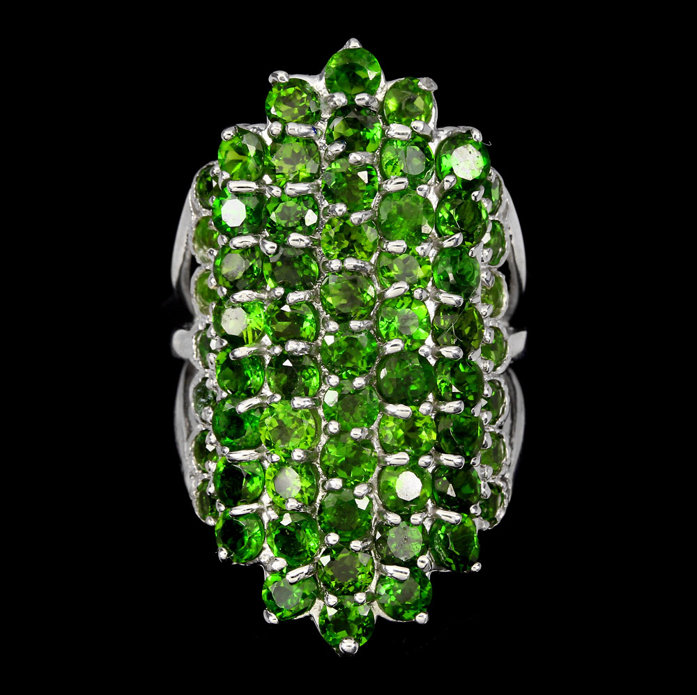 

Кольцо из серебра с хромдиопсидами "Италия" 17 размер К1806