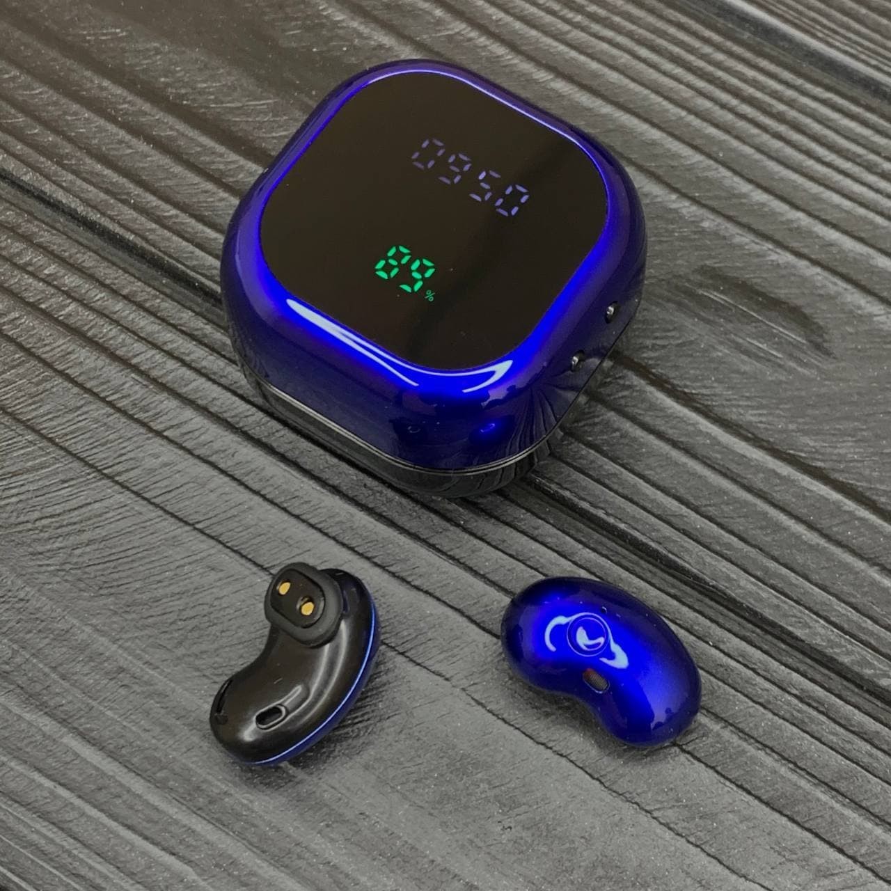 

Беспроводные Bluetooth наушники AirPlus TWS S6Plus со светодиодными индикаторами. Синий цвет.