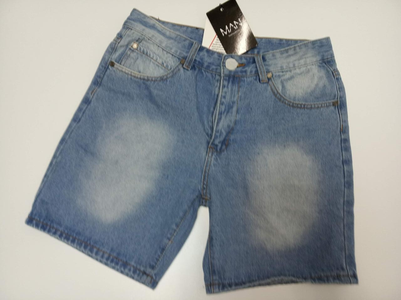 

Джинсовые мужские шорты от бренда Boohoo 32 голубой