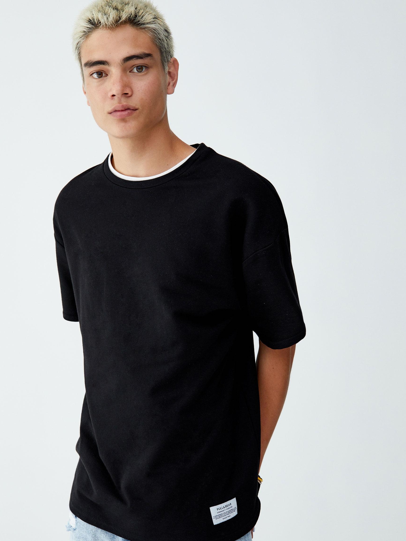 

Футболка Pull & Bear 9591/502/800-AAAD S Черная