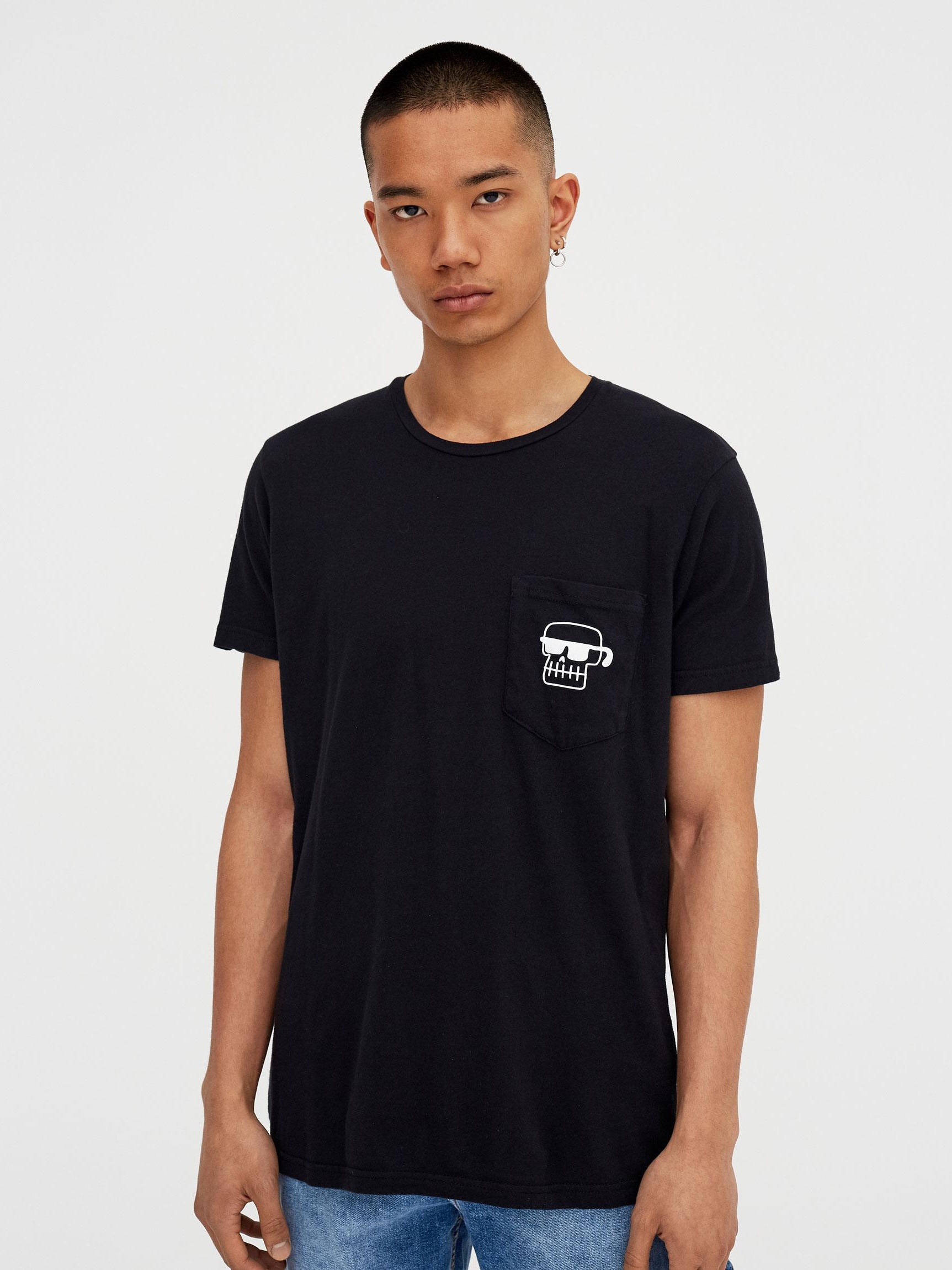 

Футболка Pull & Bear 5230/534/800-ACED M Черная с принтом белая