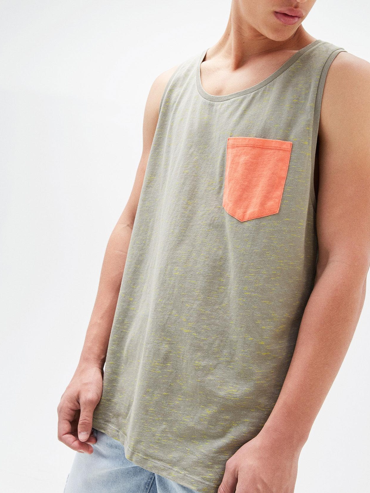 

Футболка Bershka 3086/033/506-ACUB XL Бледно-зеленая