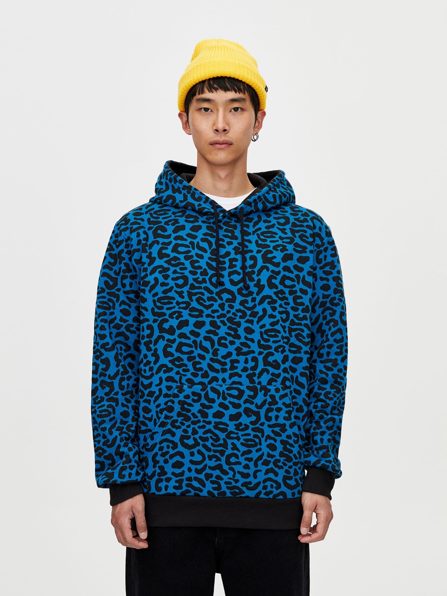 

Худи Pull & Bear 5590/563/400-ABCK S Синие в черные узоры
