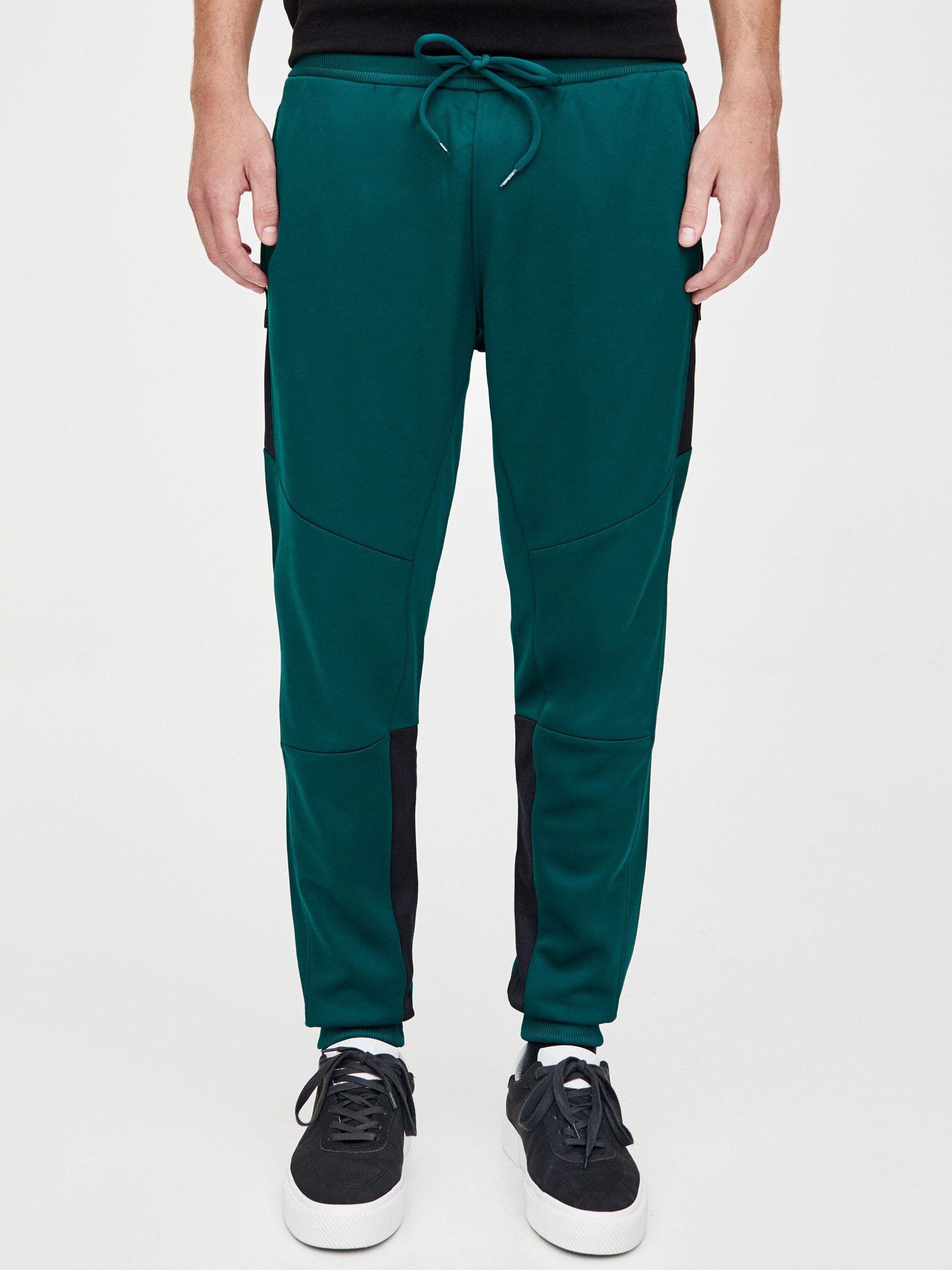 

Спортивные штаны Pull & Bear 9670/554/500-AATX XS Зеленые-черные