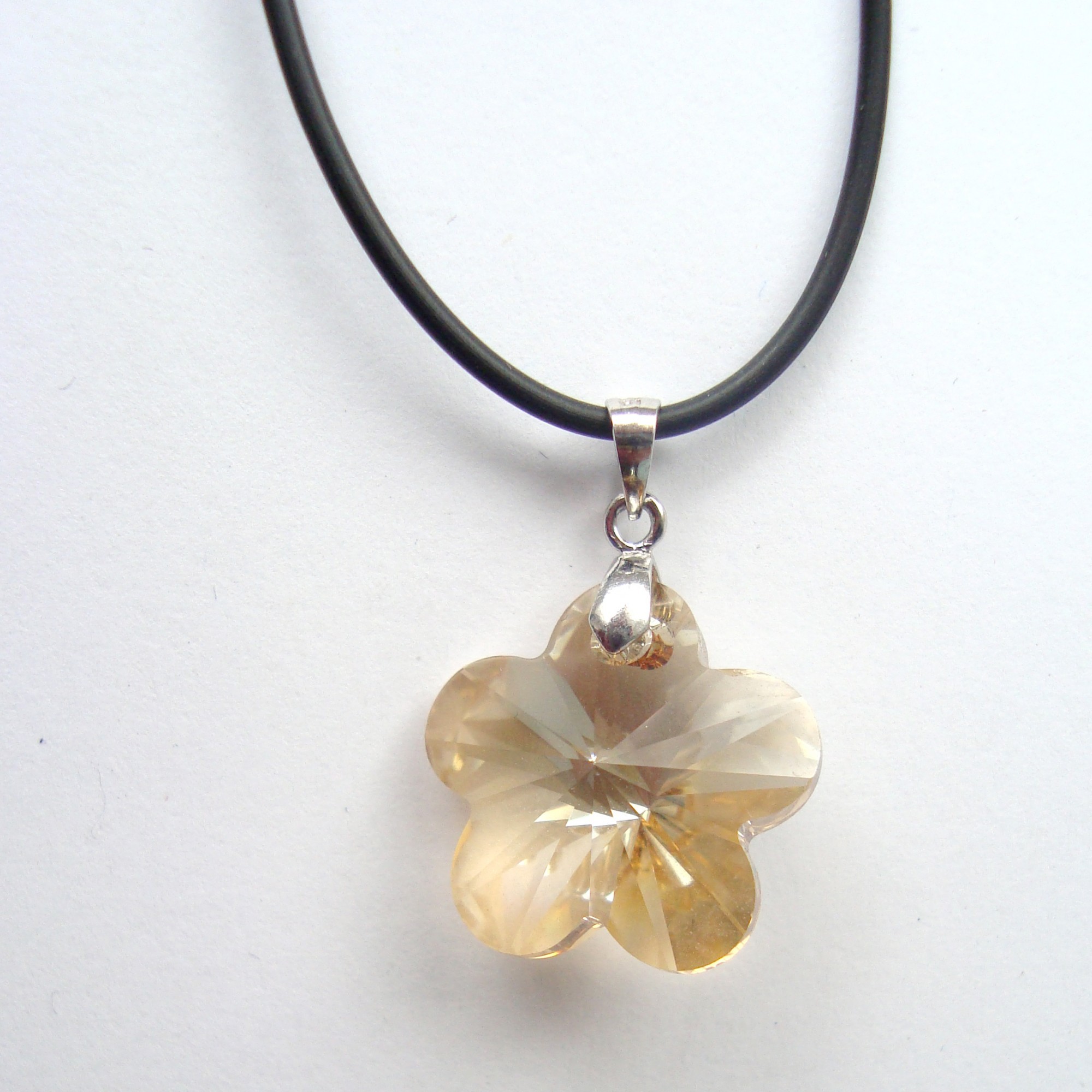 

Подвеска с кулоном хрустальный цветок Viennois 9835