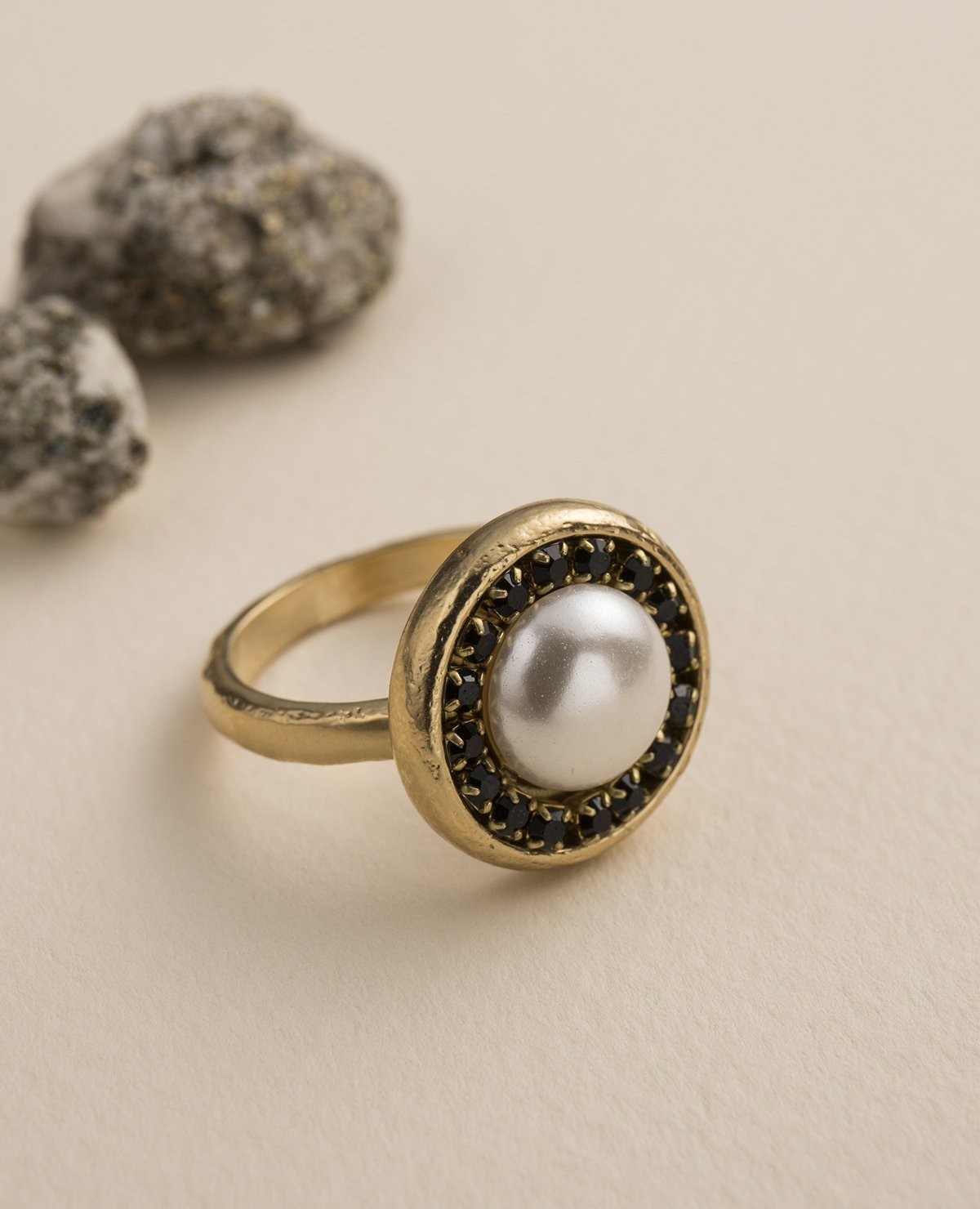 

Кольцо жемчуг с черными кристаллами Swarovski DANON R1154GF medium