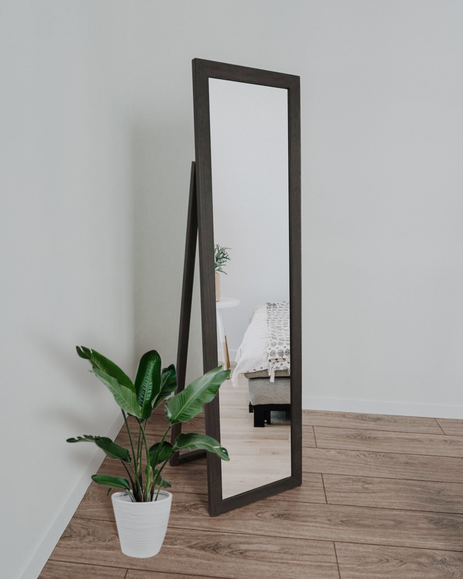 

Зеркало напольное в деревянной раме HomeDeco "Шварц" 160х60