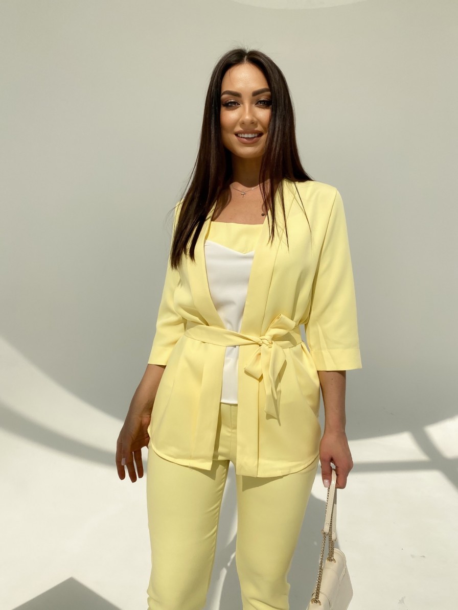 

Костюм тройка жёлтого цвета FirstWoman M/L желтый 43436195