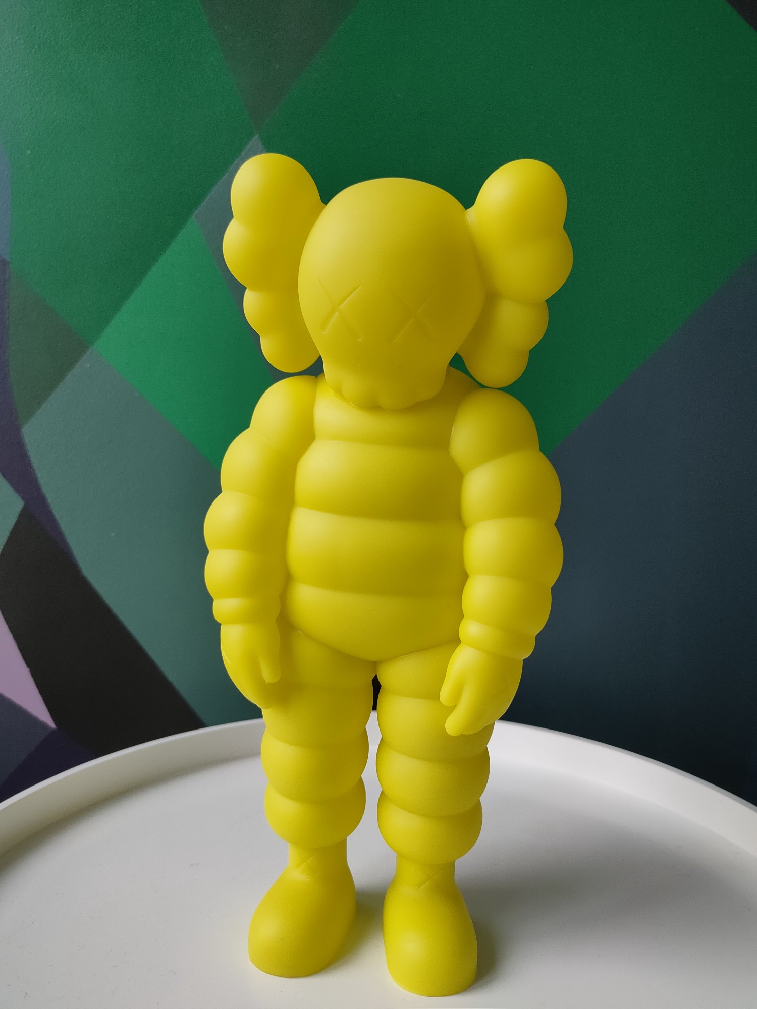 

Дизайнерская игровая фигура Kaws What Party Neon неон 28 см