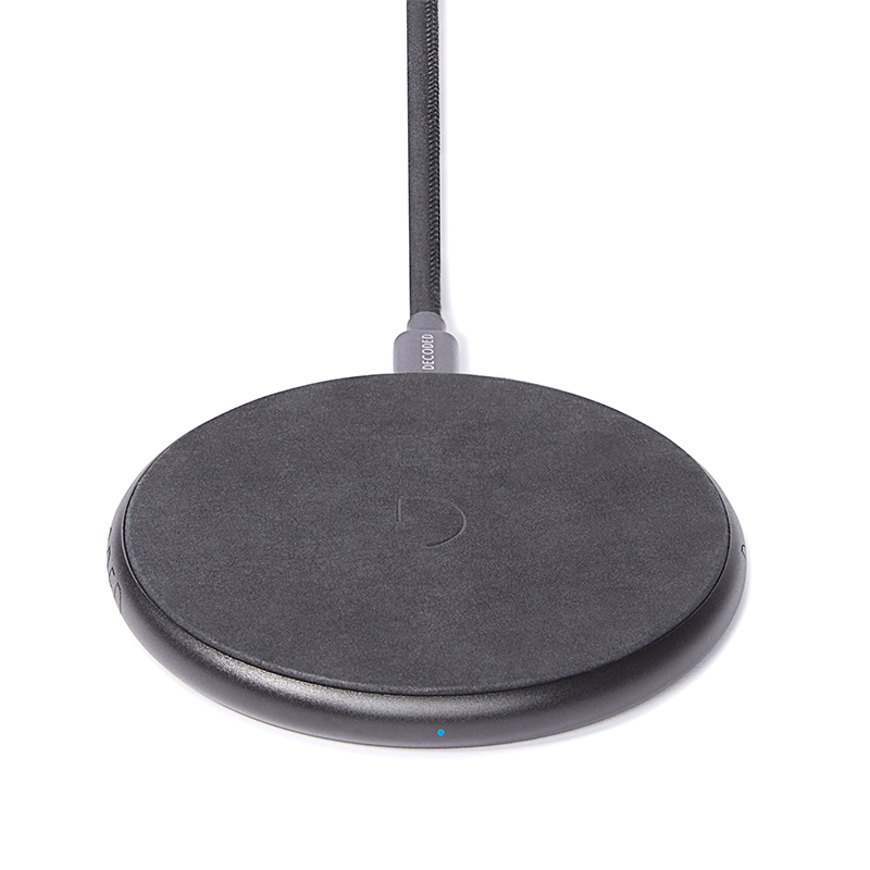 

Беспроводное зарядное устройство Decoded Wireless 10W (7.5W) Black Metal/Black Leather