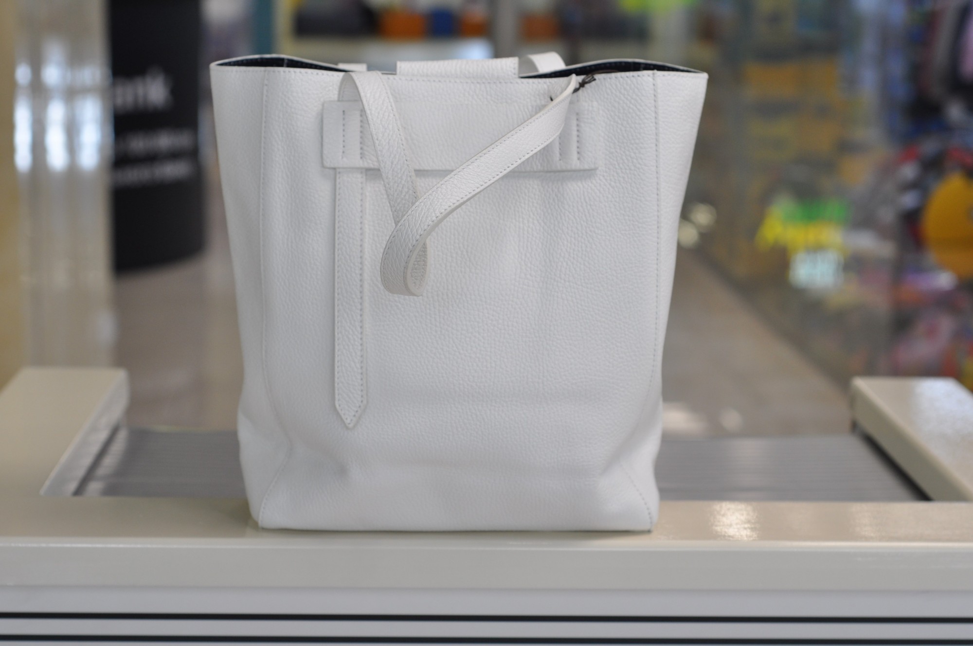 

Женская кожаная сумка шопер Italian bag белая 1682