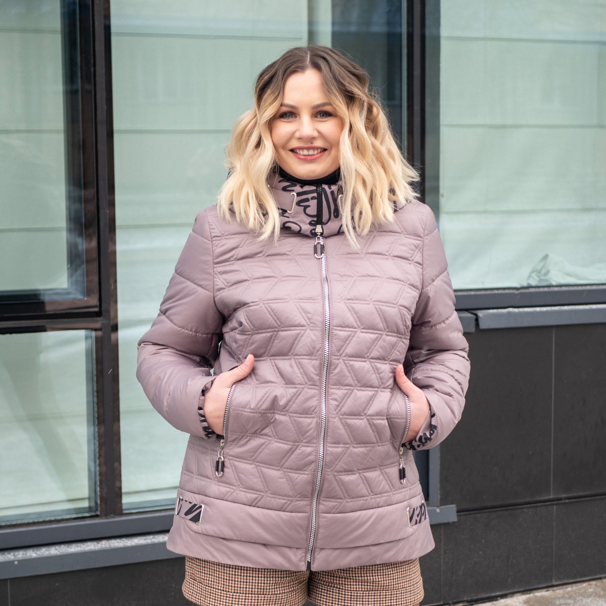 

Демисезонная женская куртка большого размера UF-Fashion Elena kurtka -ad 58 темная пудра