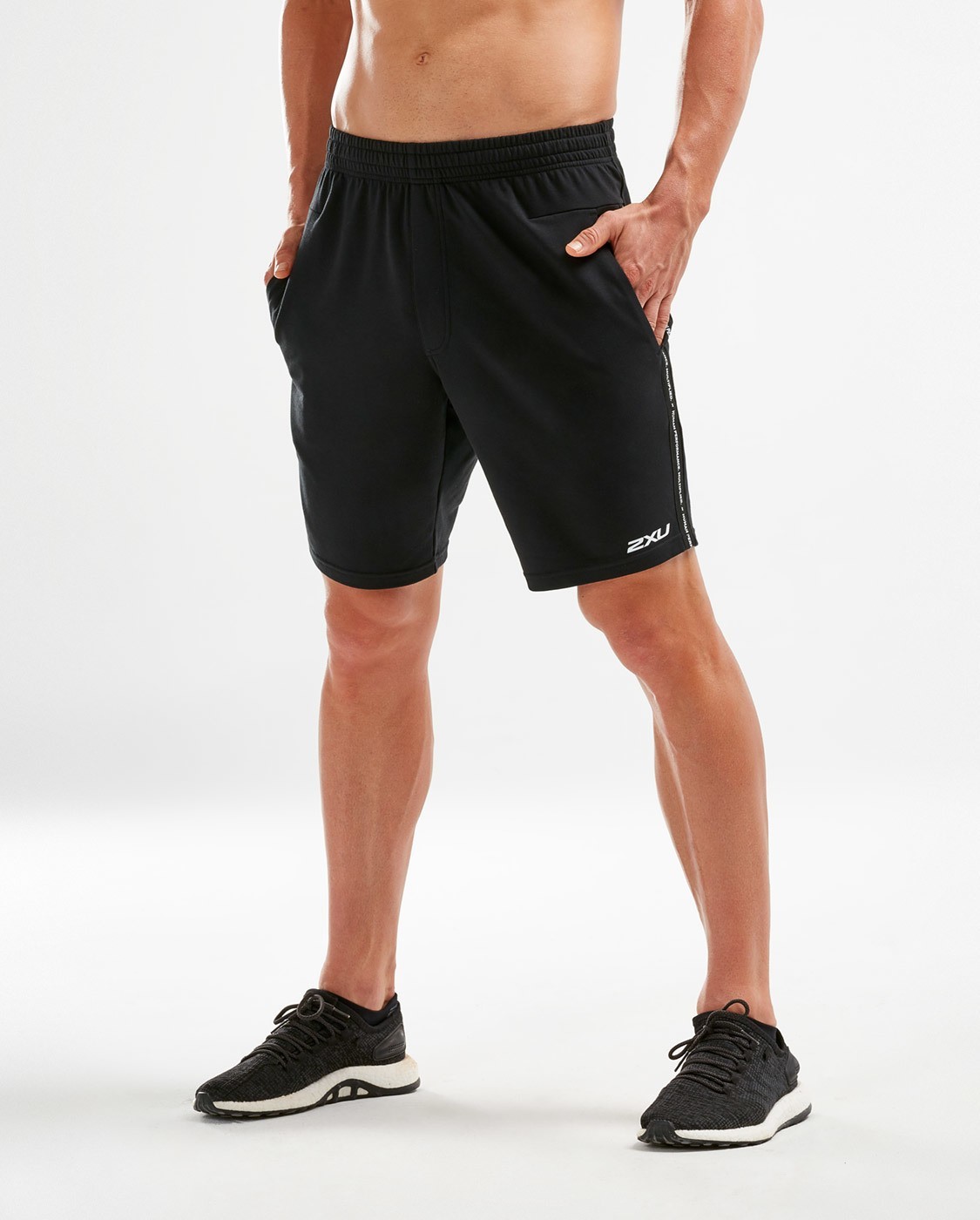 

Мужские спортивные шорты 2XU, URBAN 9" Taped Short, XL, черный
