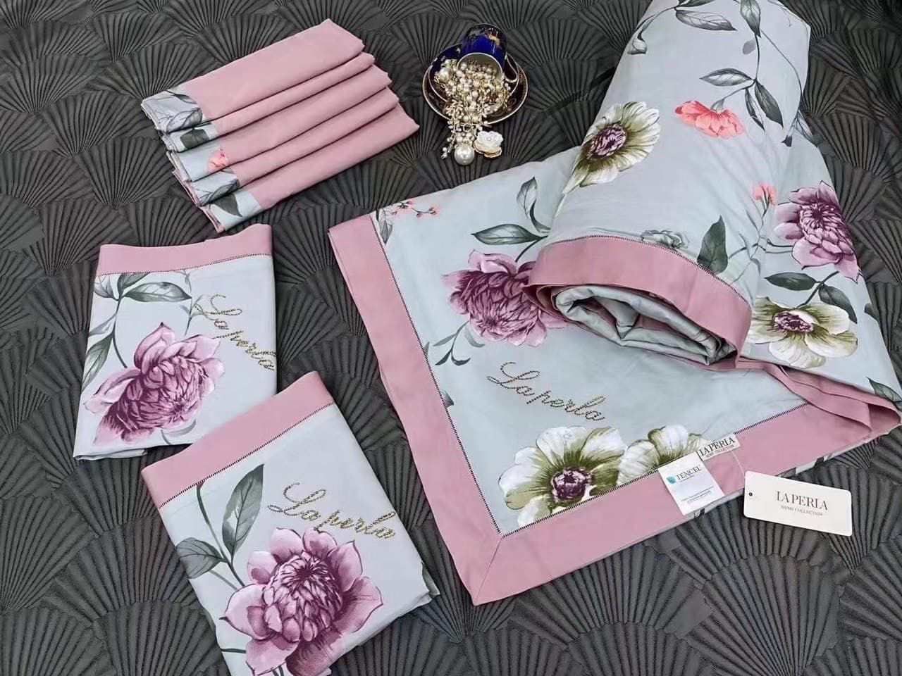 

Постельные наборы LA PERLA 200*230 200_230_1251002