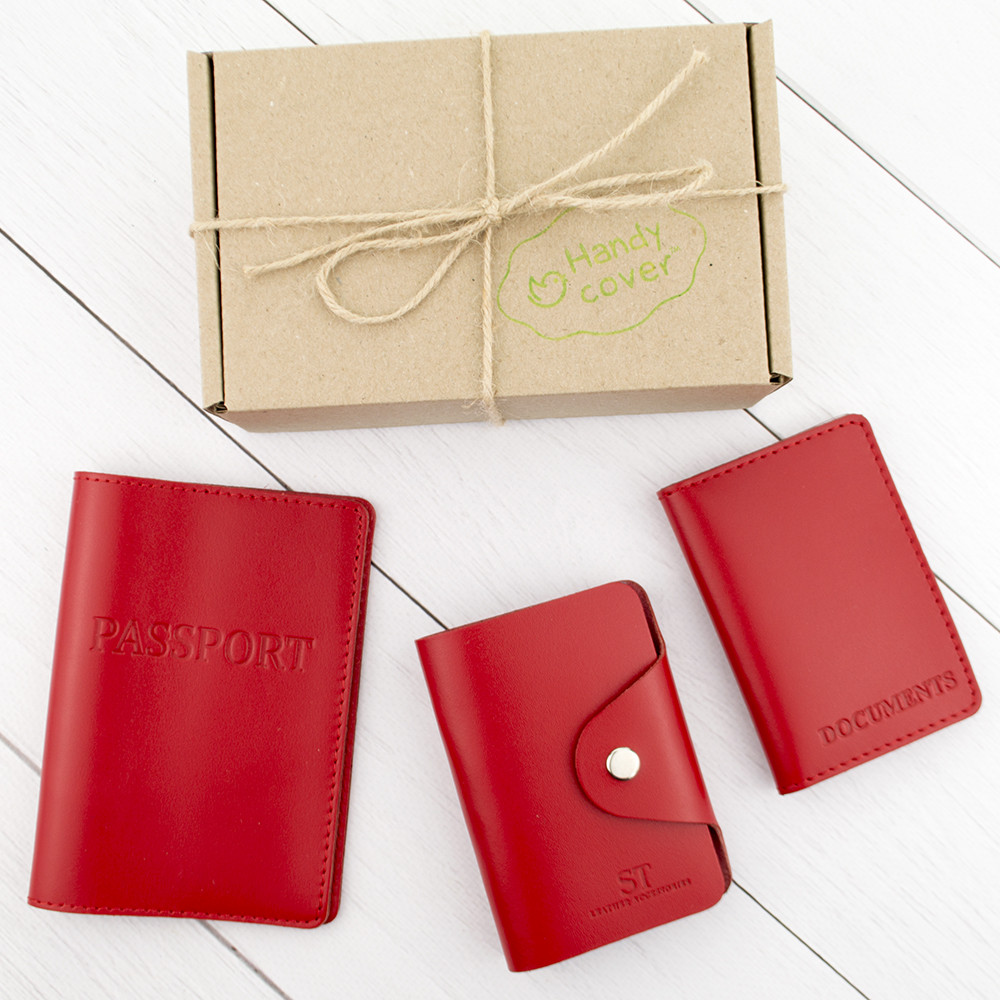 

Подарочный набор №2: обложка на паспорт + обложка на документы + картхолдер (красный)