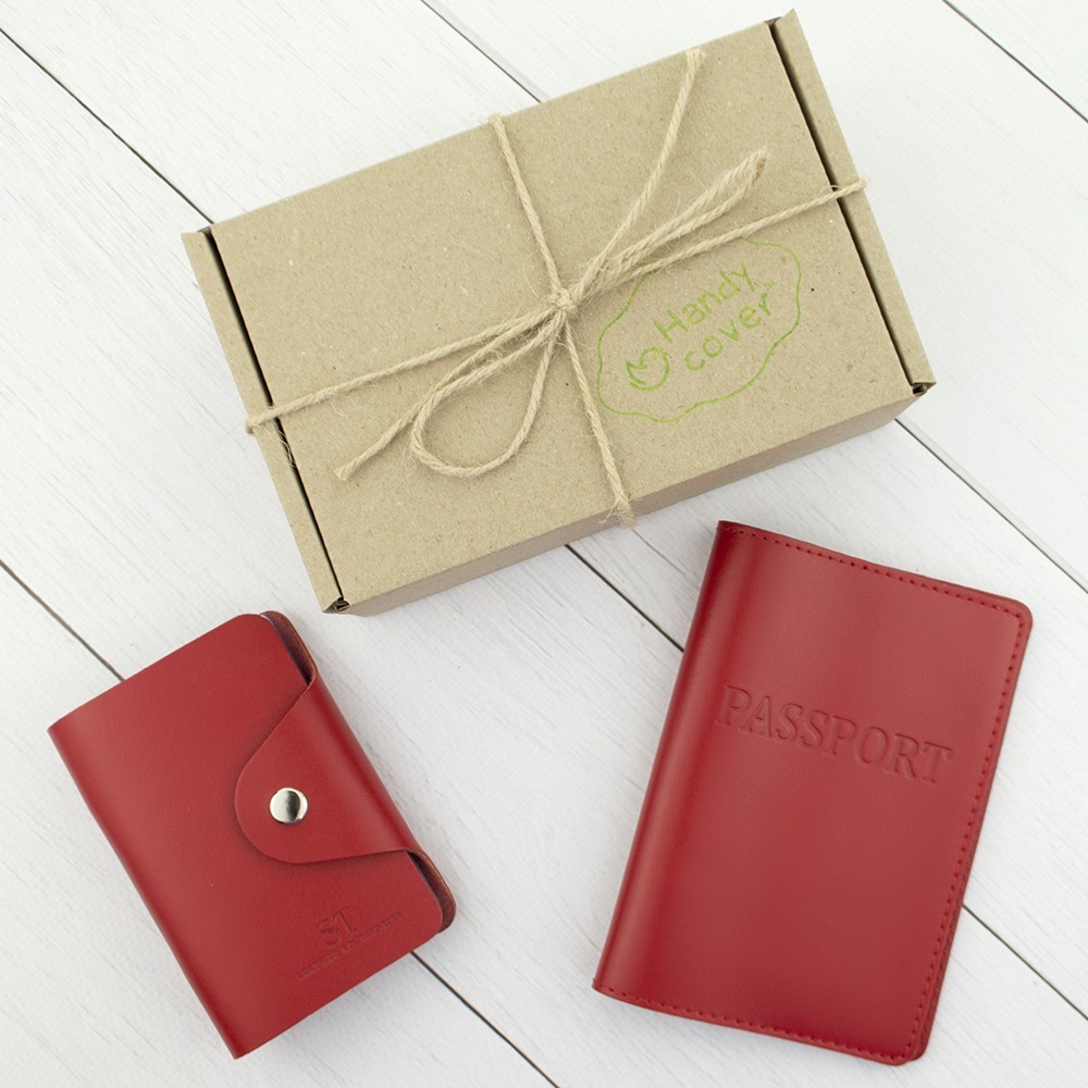 

Подарочный женский набор №6: обложка на паспорт + картхолдер (красный)