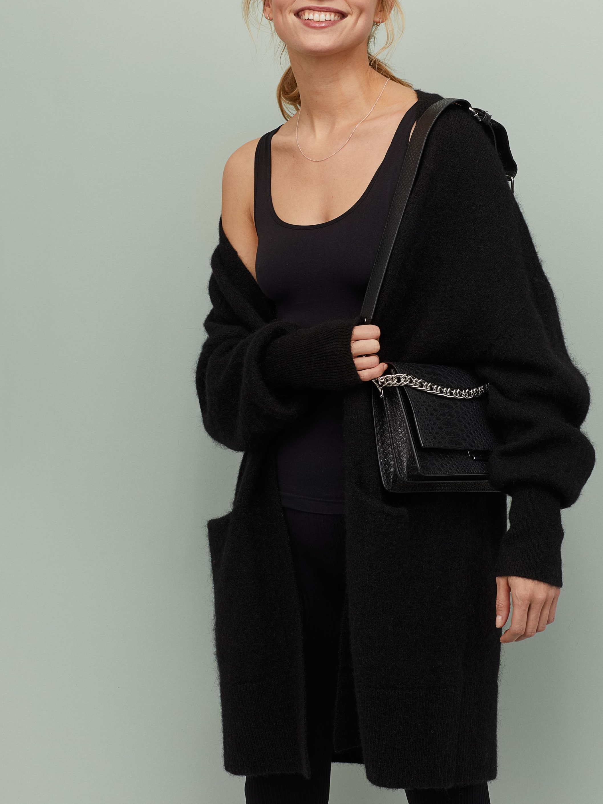 

Майка H&M 8419601RP4  Черная, Майка H&M 8419601RP4 XL Черная