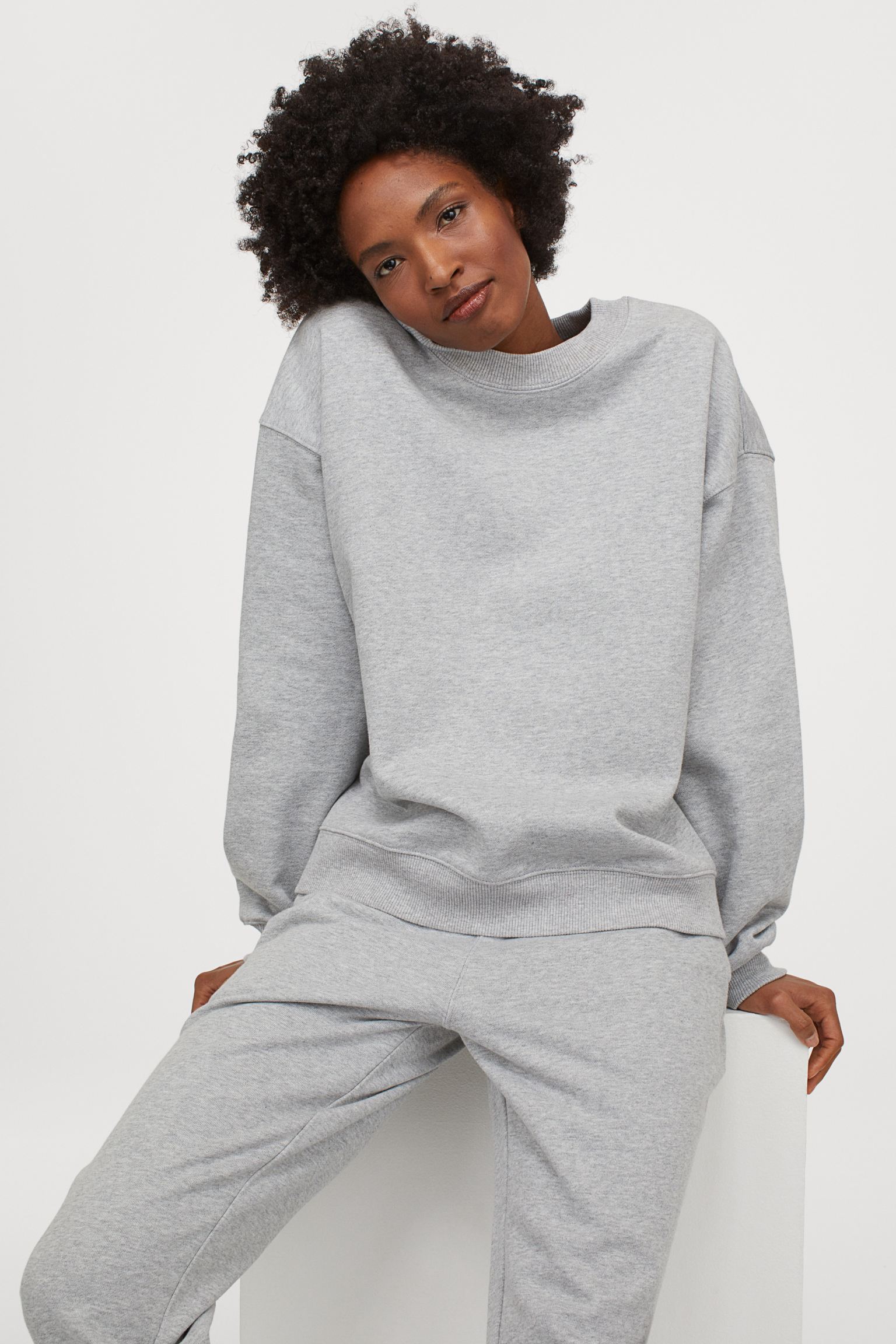 

Свитшот H&M L светло серый 7059099252