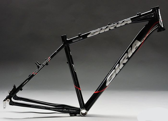 

Рама 28 "Biria 661 ALU размер 17" черный (R-661386)