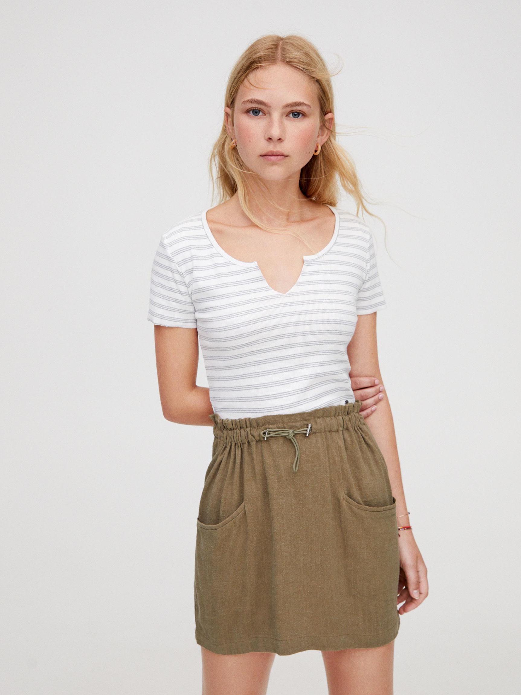 

Футболка Pull & Bear 9243312828-AAPC L Белая с серым
