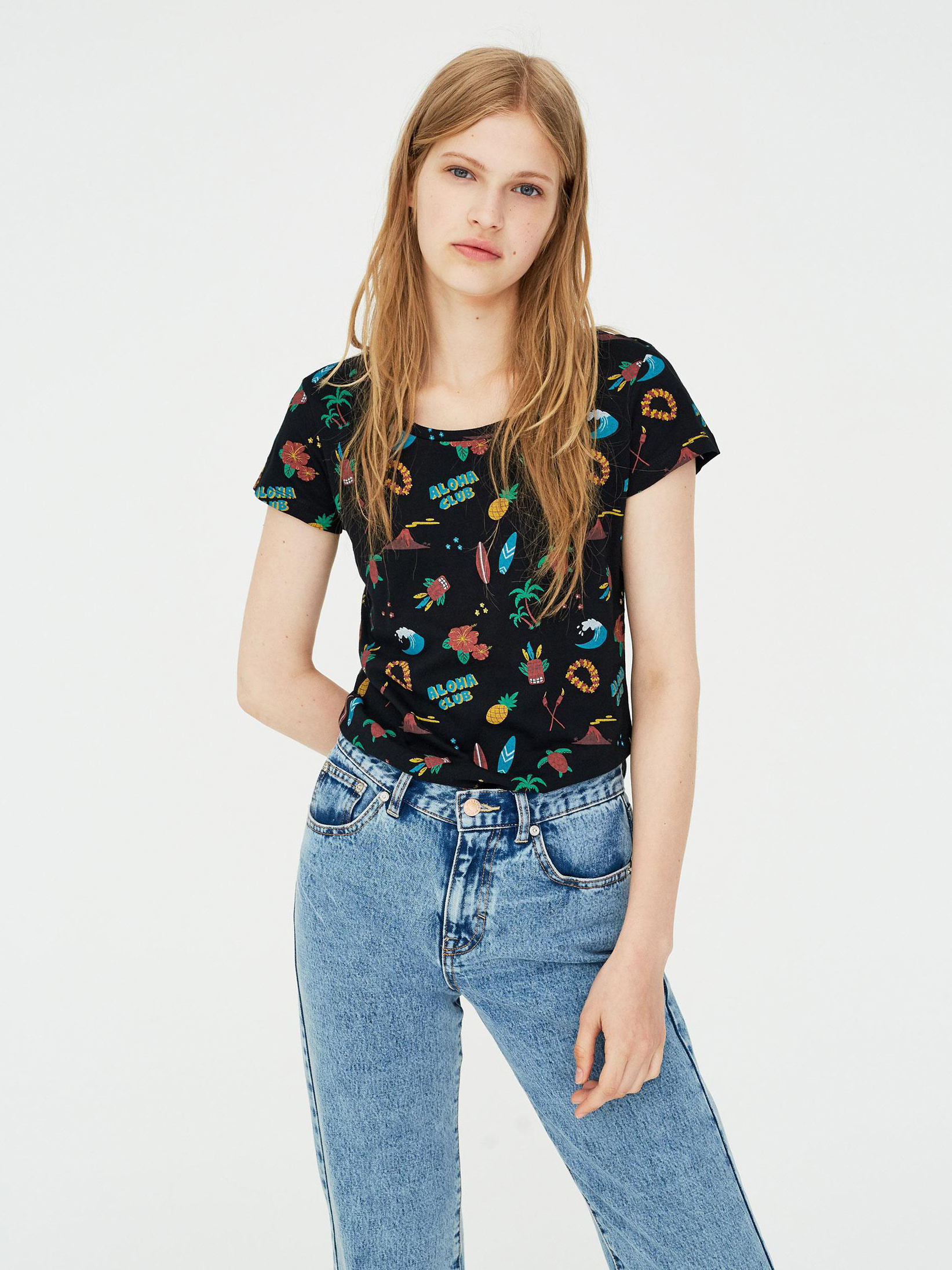 

Футболка Pull & Bear 9231324800-AEPW M Черная