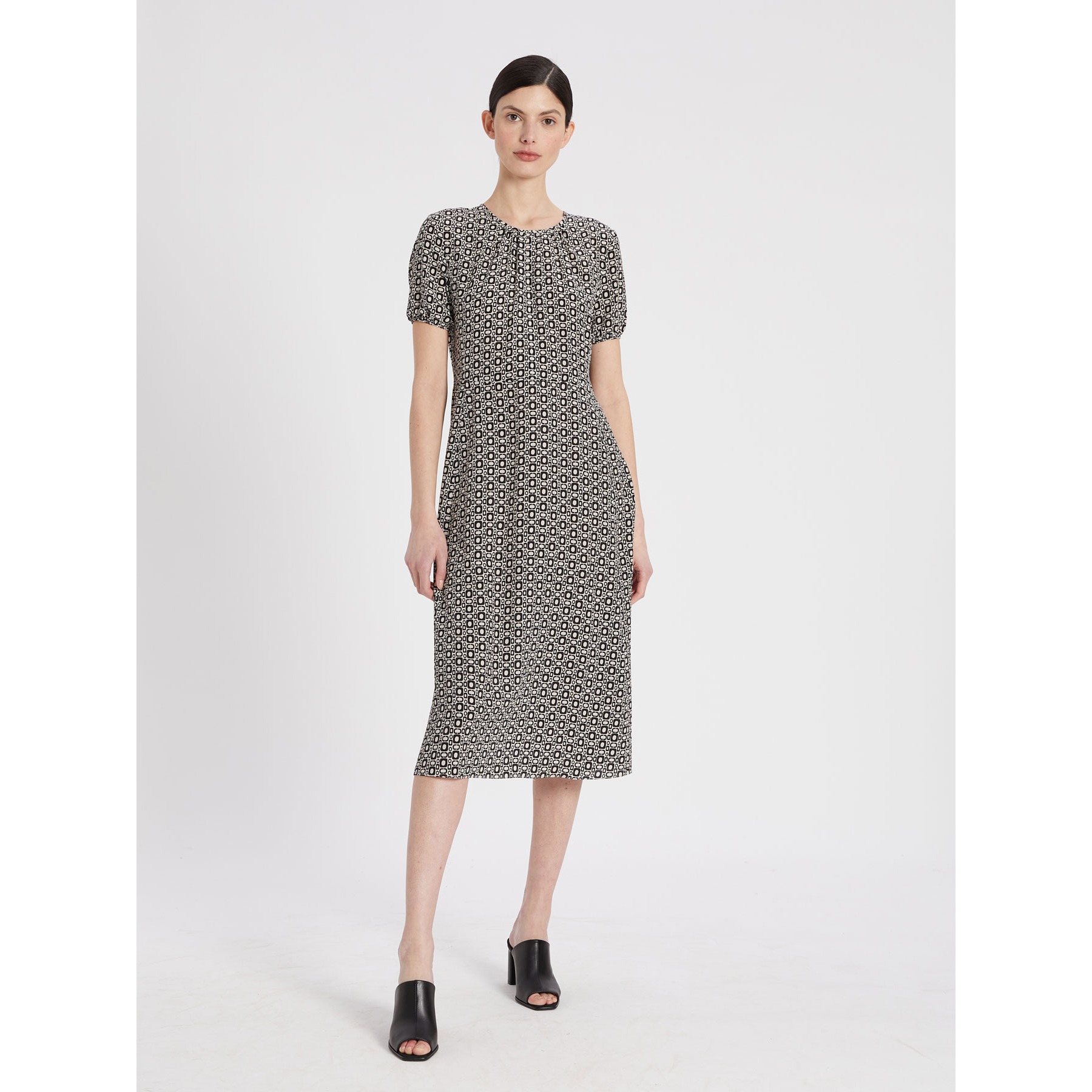 

Платье MaxMara 44 Черное 92211311600